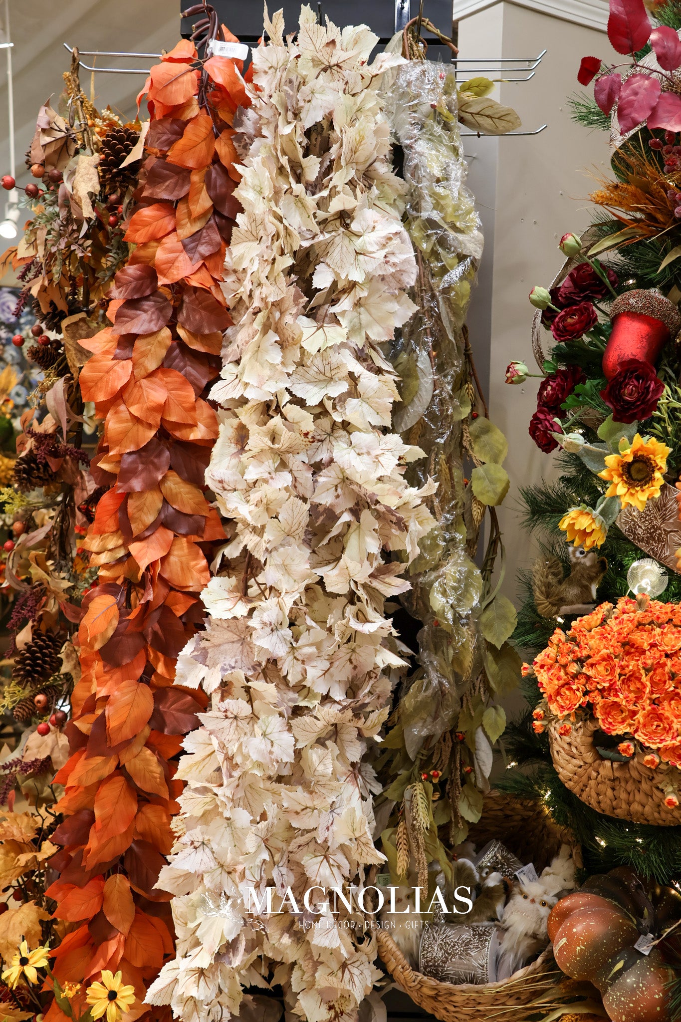 5' Cream Grape Leaf Garland