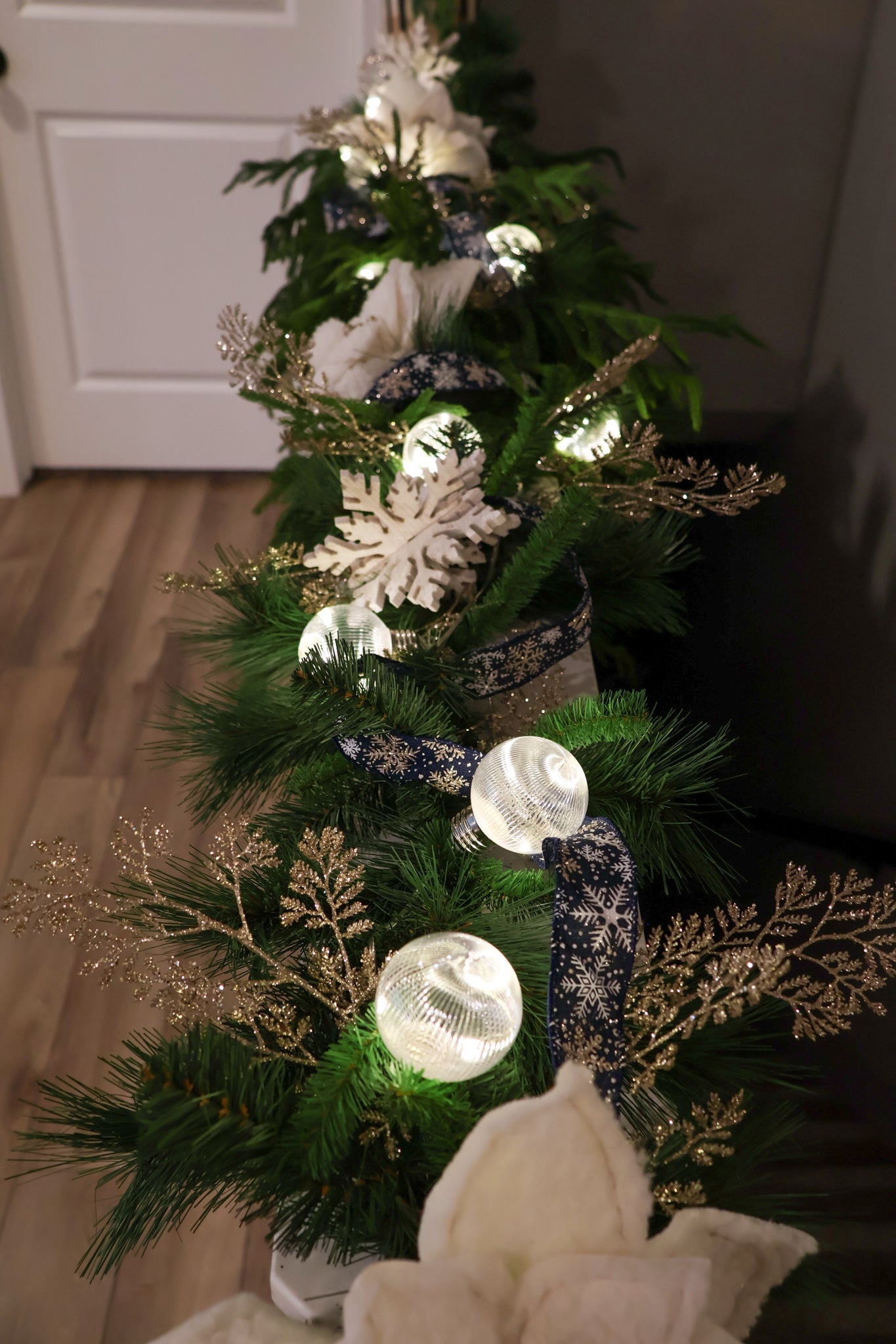 Borealis LED 10 Bulb Garland