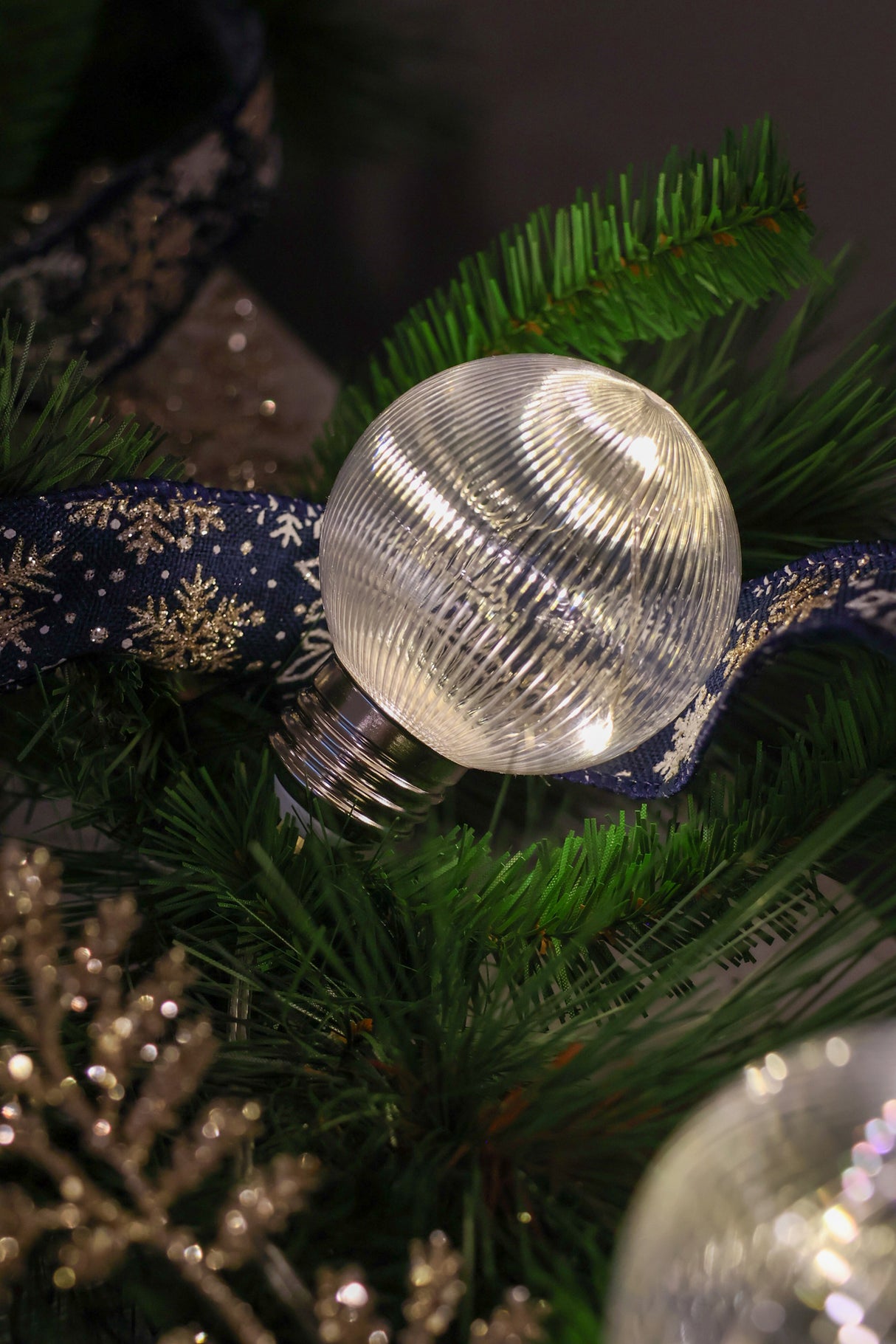 Borealis LED 10 Bulb Garland