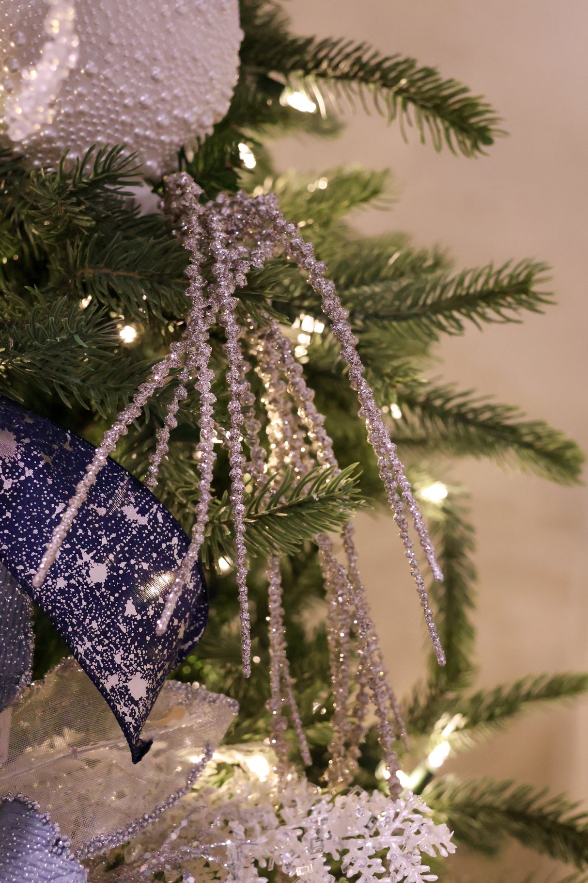 Platinum Senecio Hanging Vine