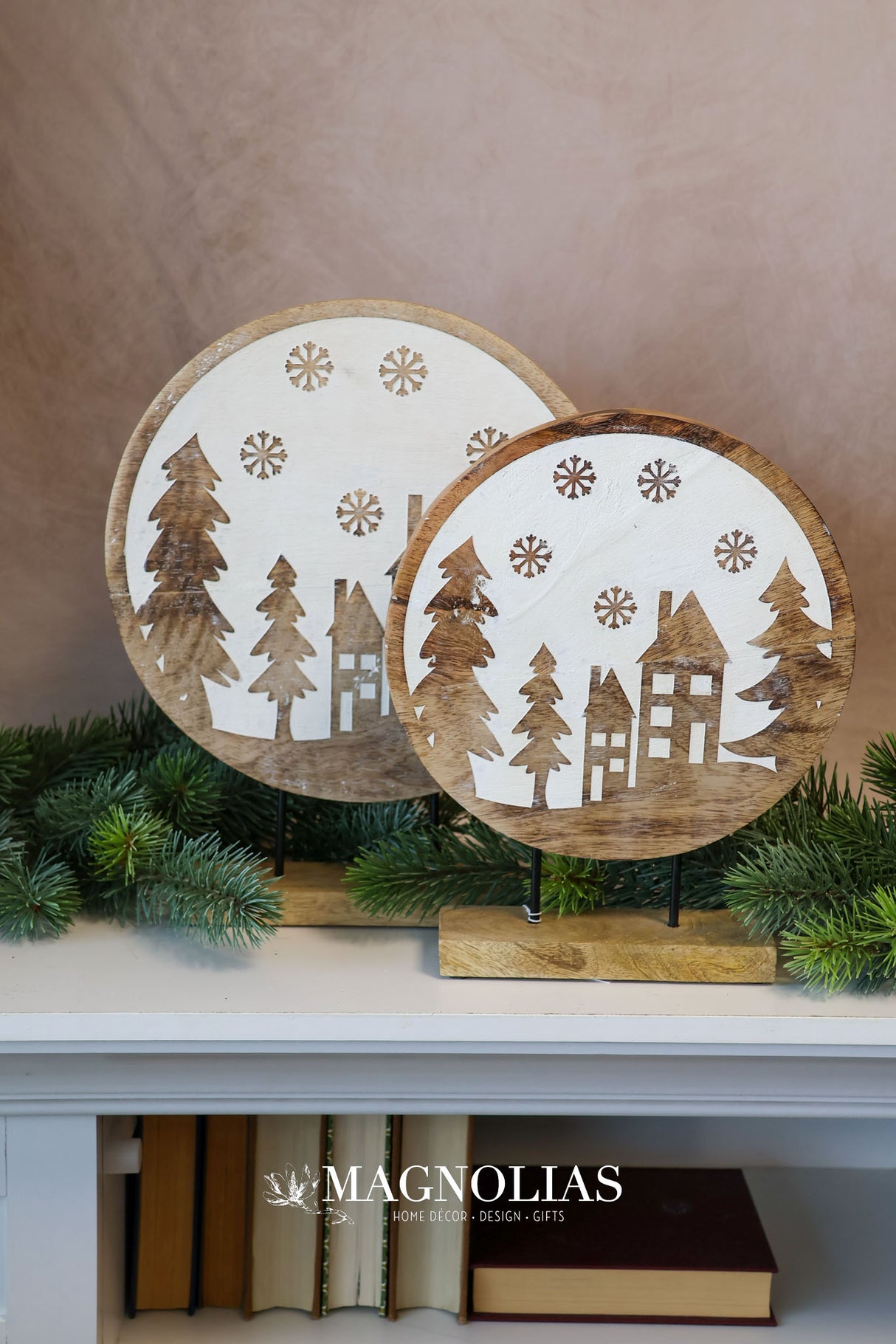 Round Winter Scene Stand -2 Sizes