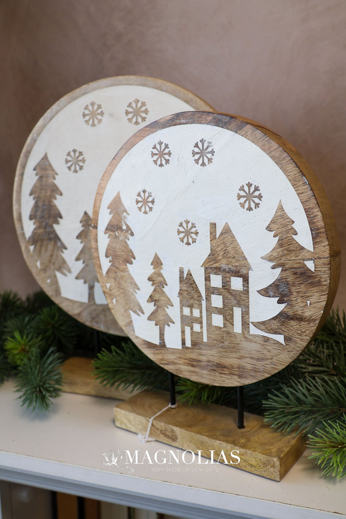 Round Winter Scene Stand -2 Sizes