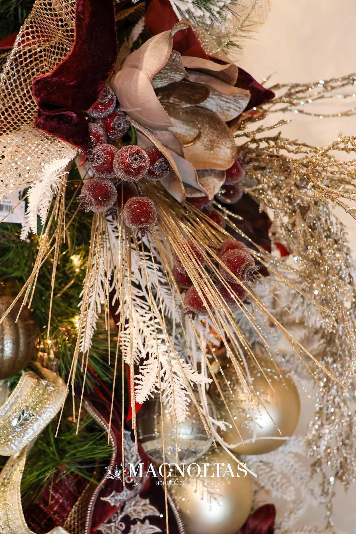 Glittering Gold Long Needle Pine Spray