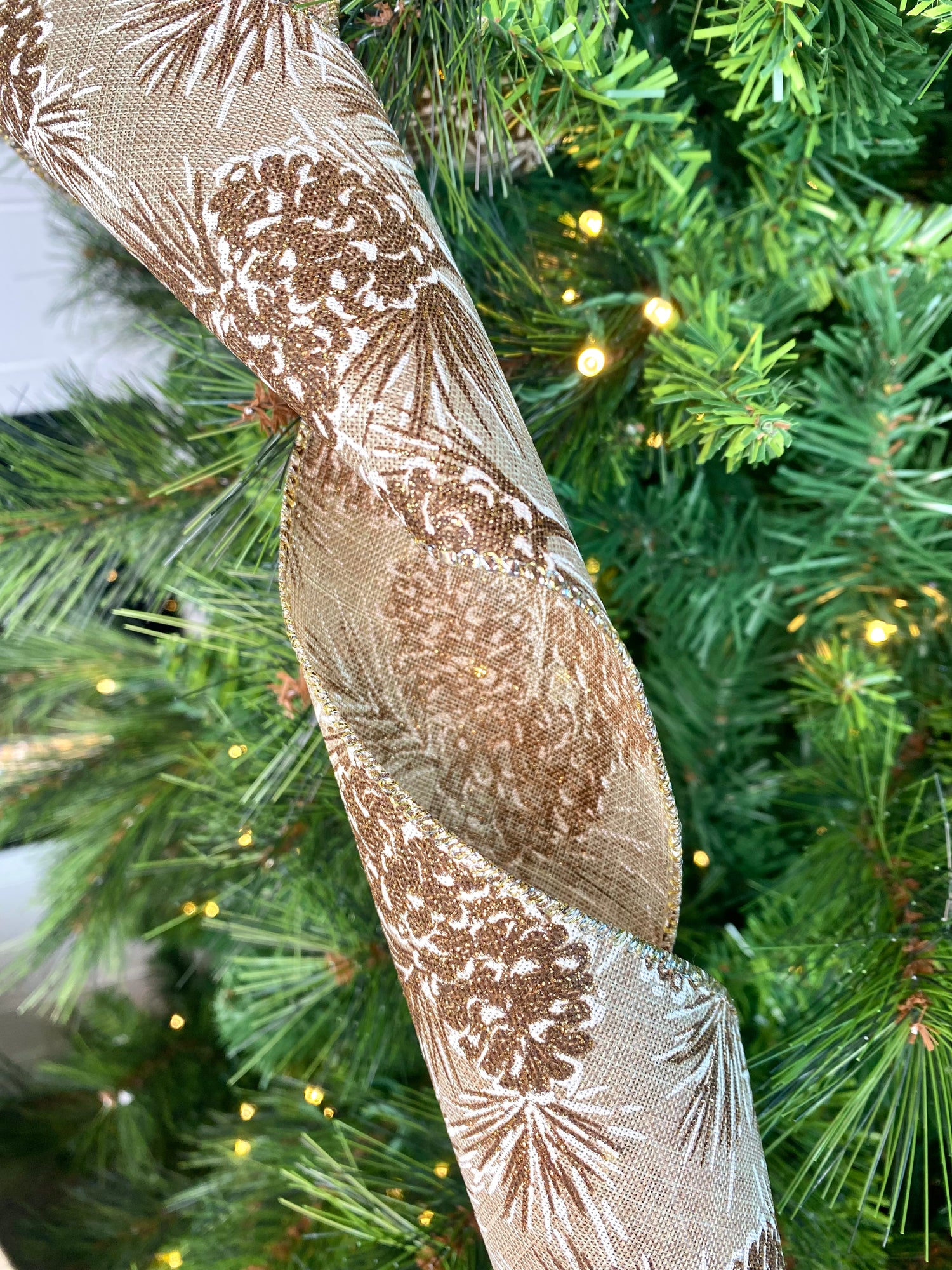 4" Pinecone Glitter Outlines Ribbon Bolt