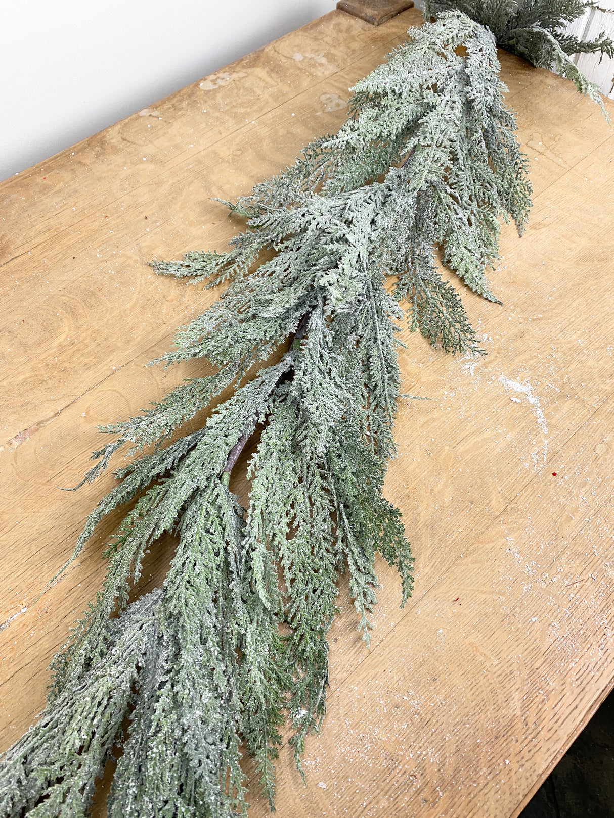 6' Frosted Deluxe Cedar Garland