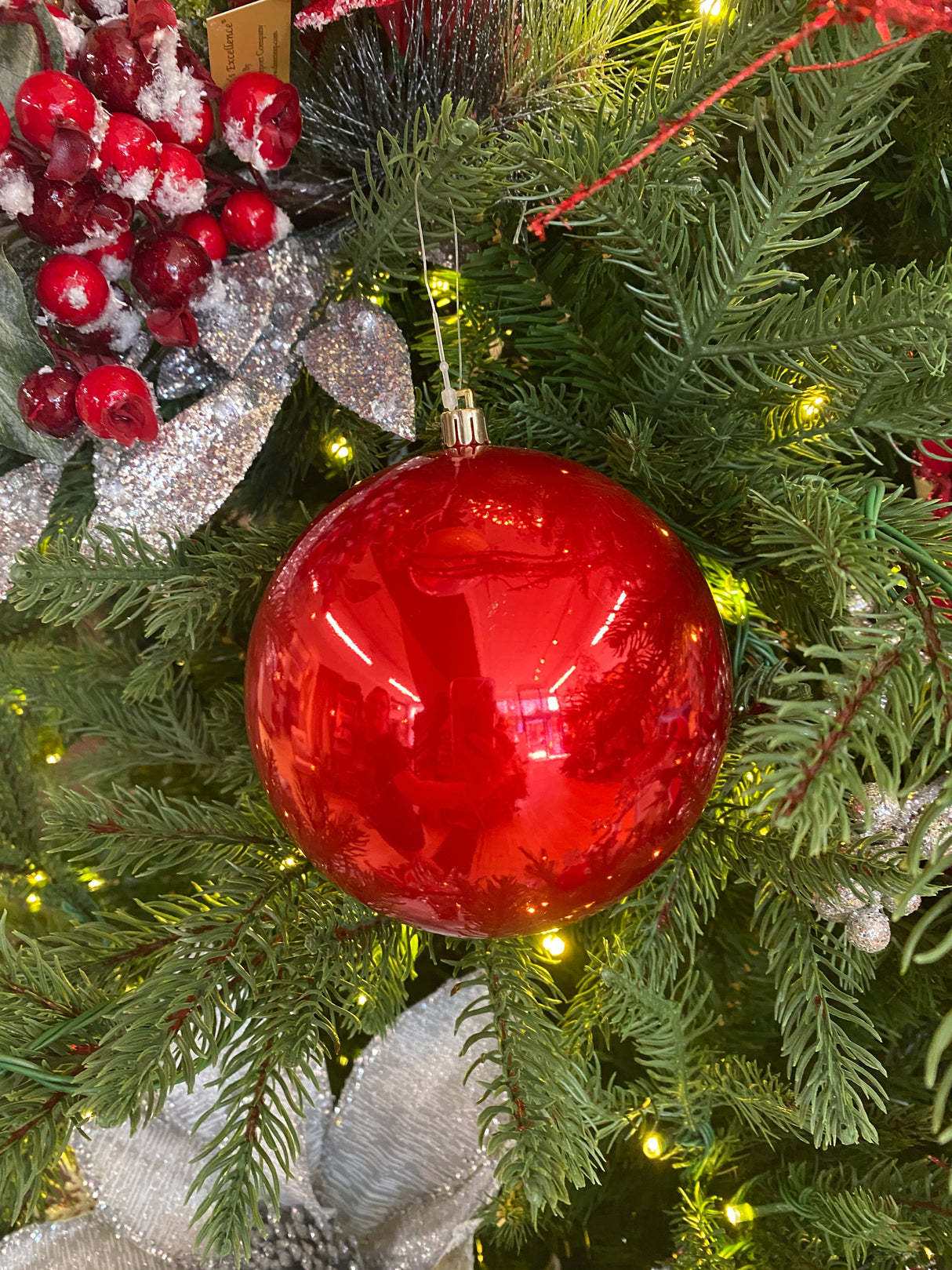 Red Seamles Ball Ornament