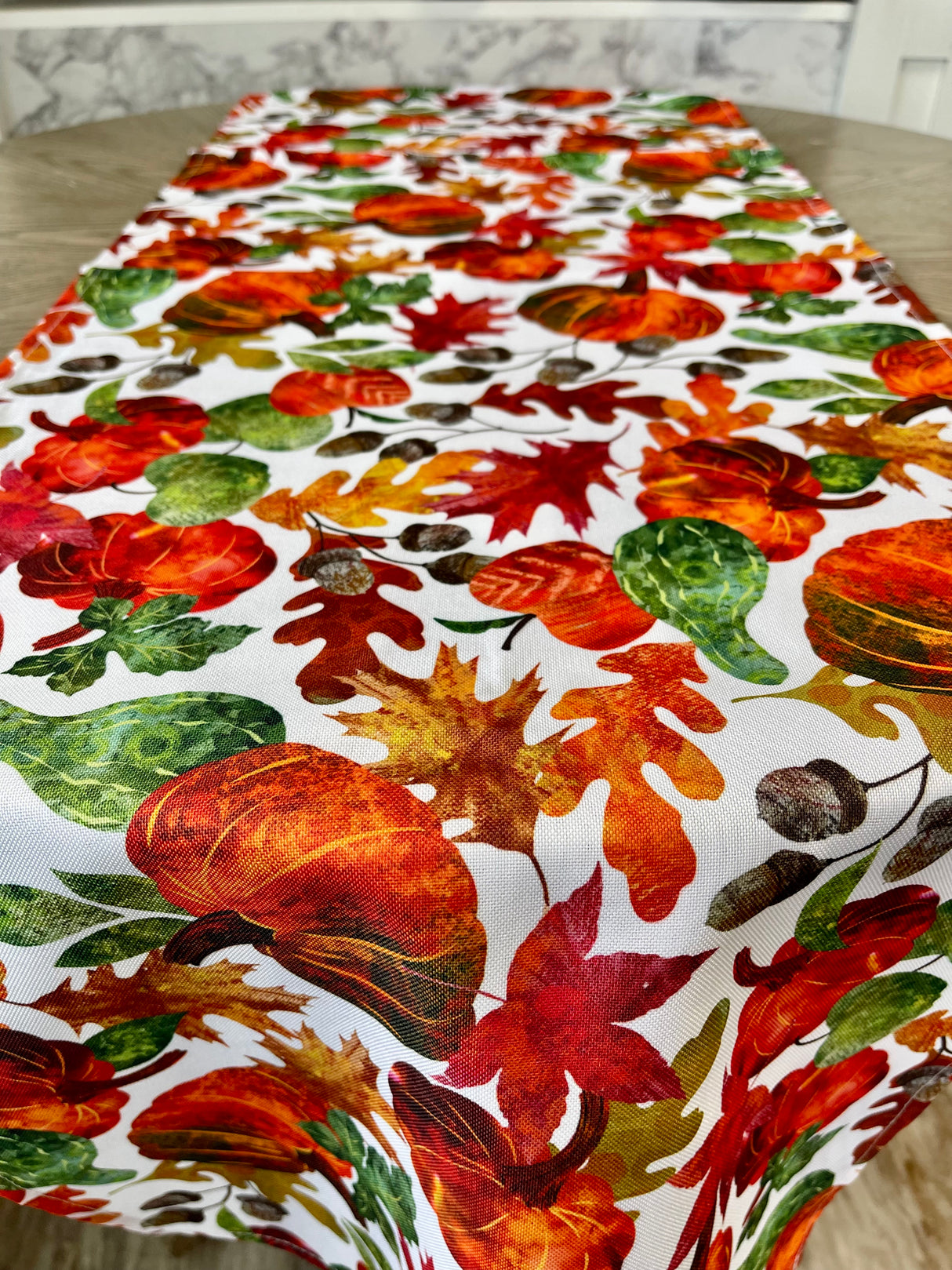 Full Pumpkin Foliage Table Runner