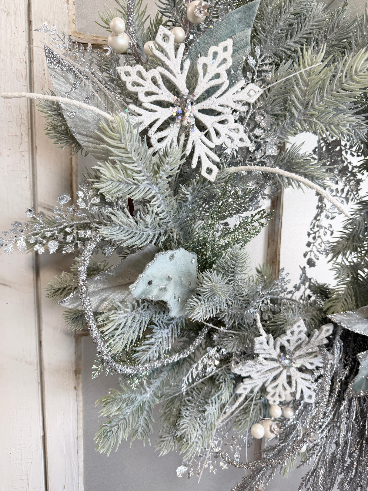 25" Frosted Elegance Wreath
