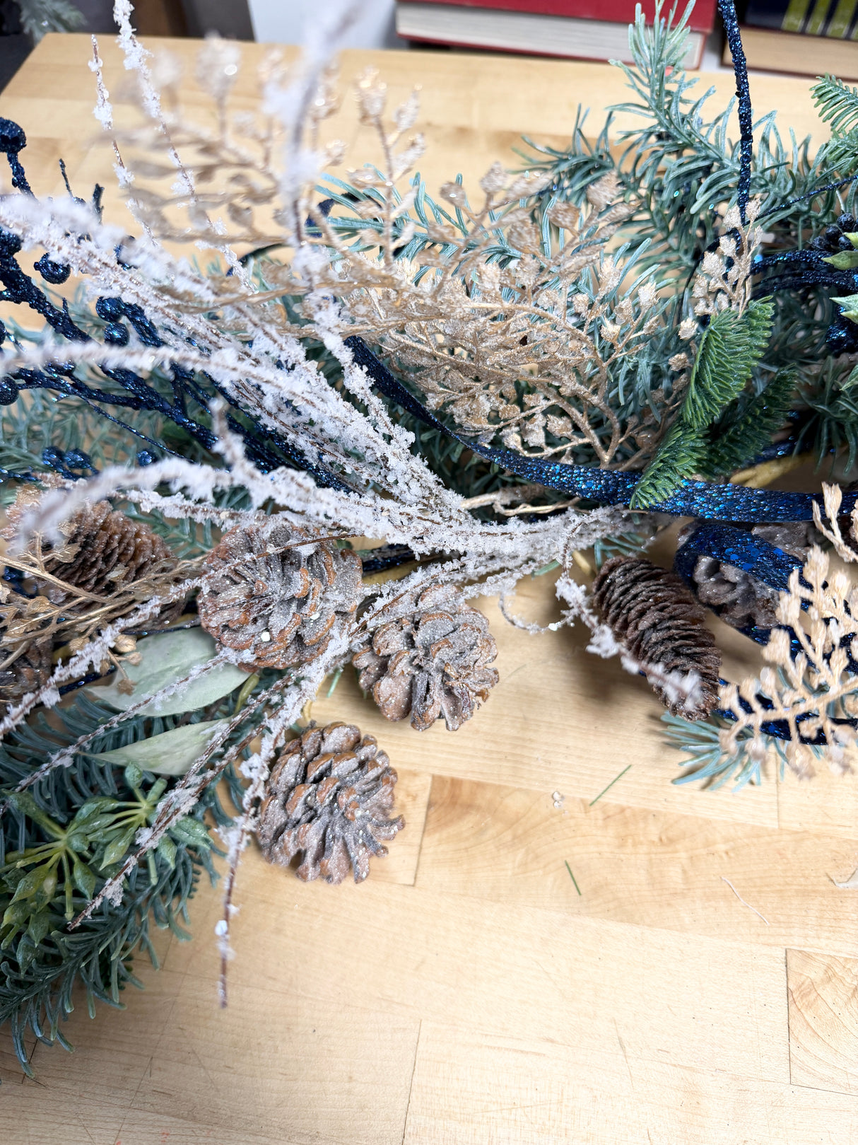 52" Pinecone Woods Garland