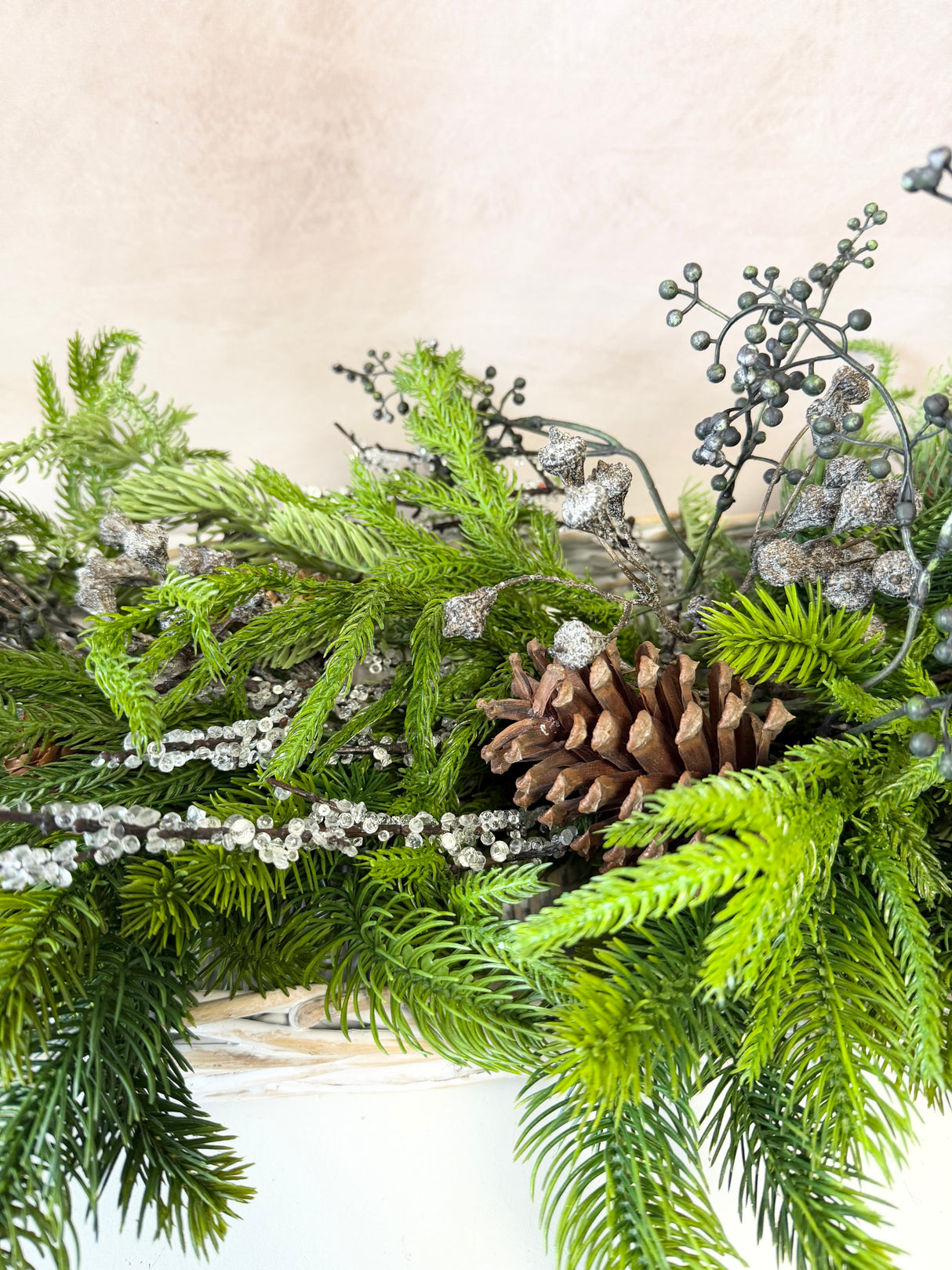 38" The Chills of Winter Swag