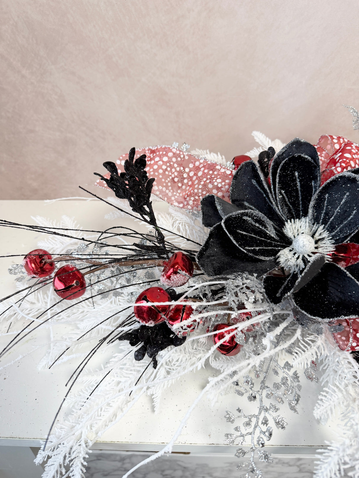 31" Unwrap the Magic Swag