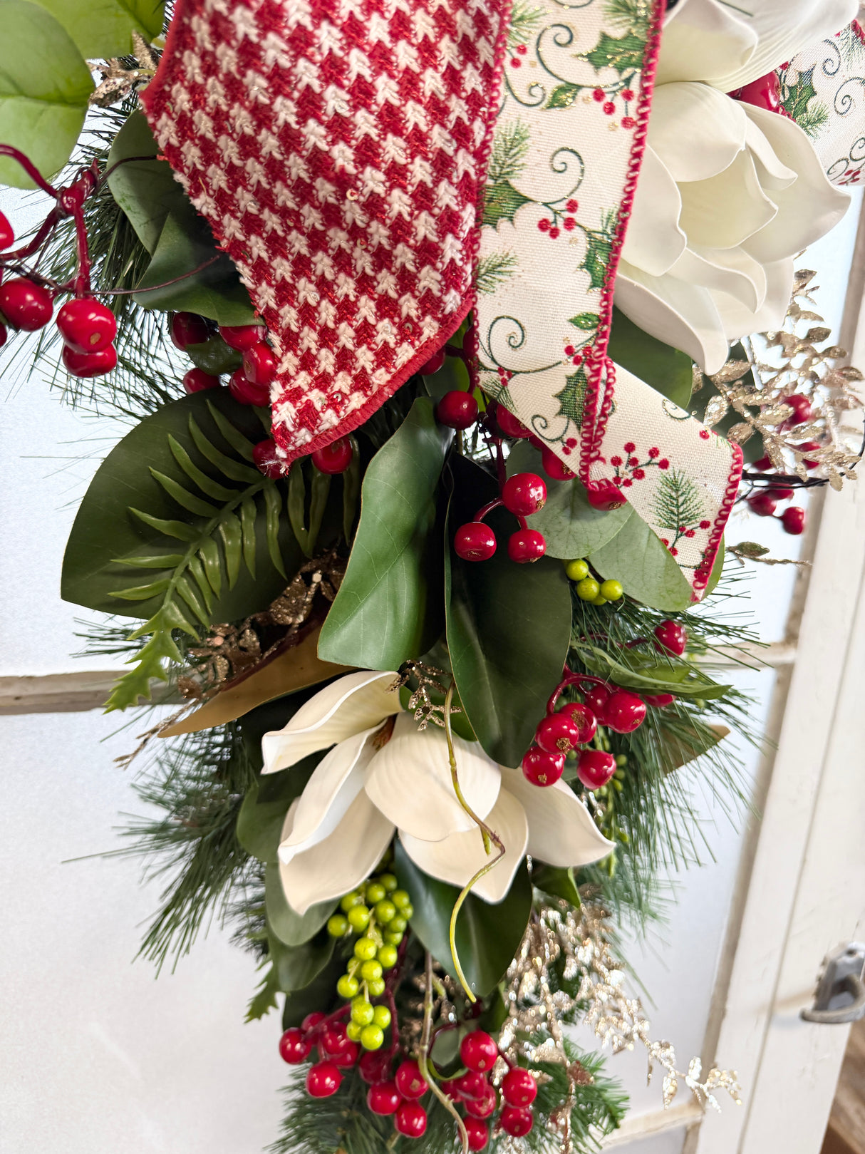 34" Magnolia Christmas Grace Teardrop Swag