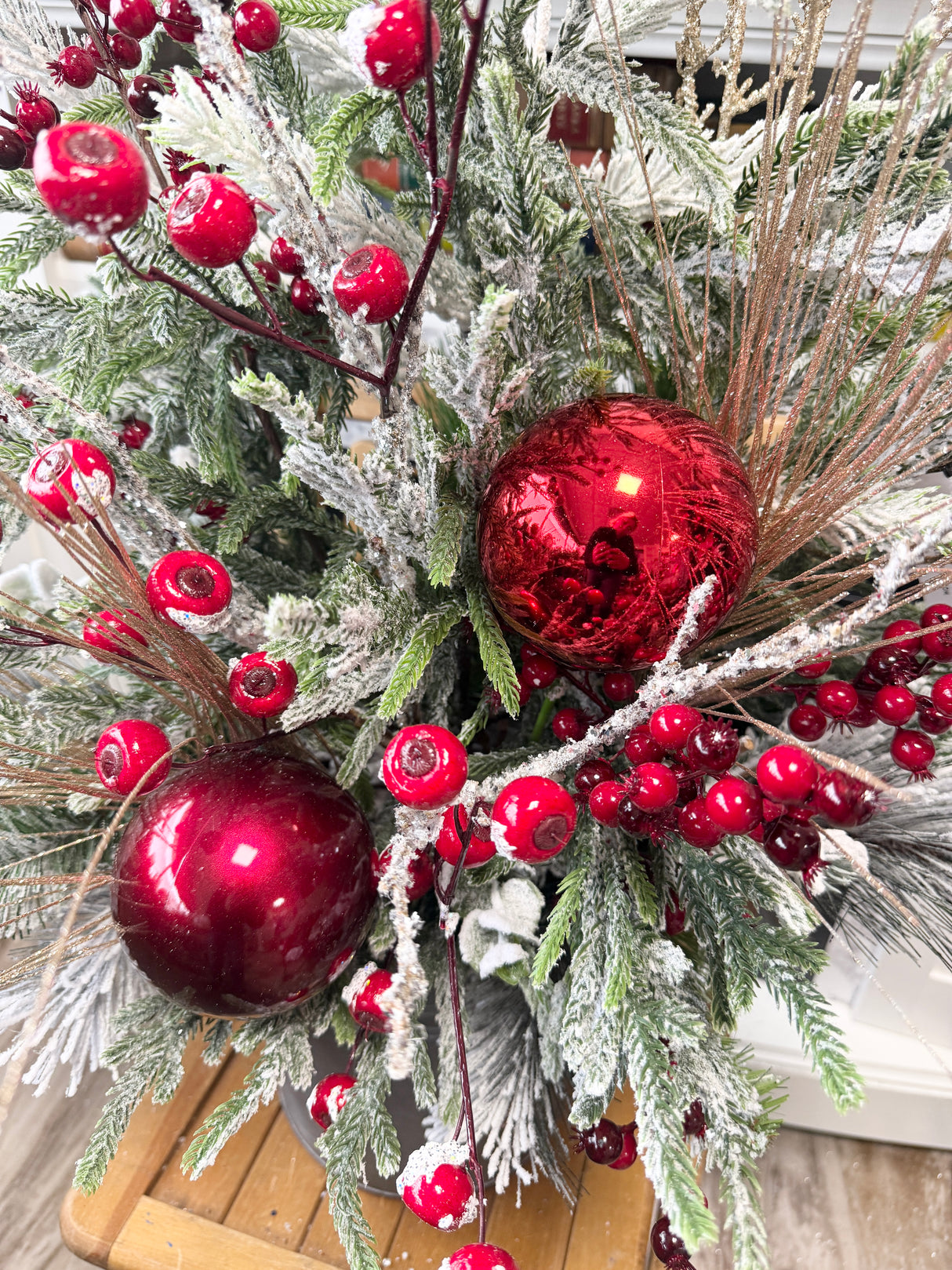 38" Magic Of Christmas Porch Pot