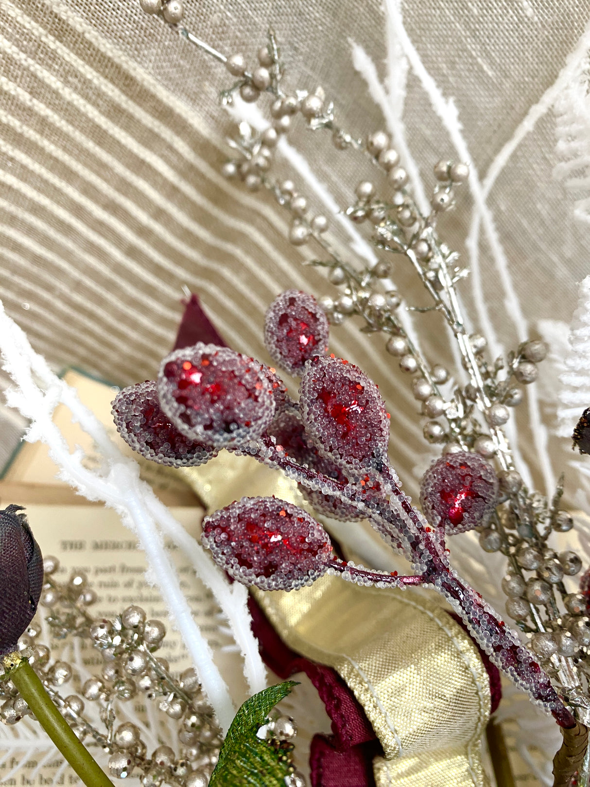 30" Shimmer Of Christmas Swag