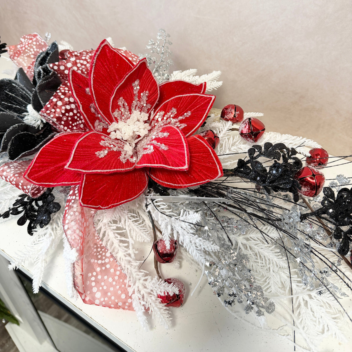 31" Unwrap the Magic Swag