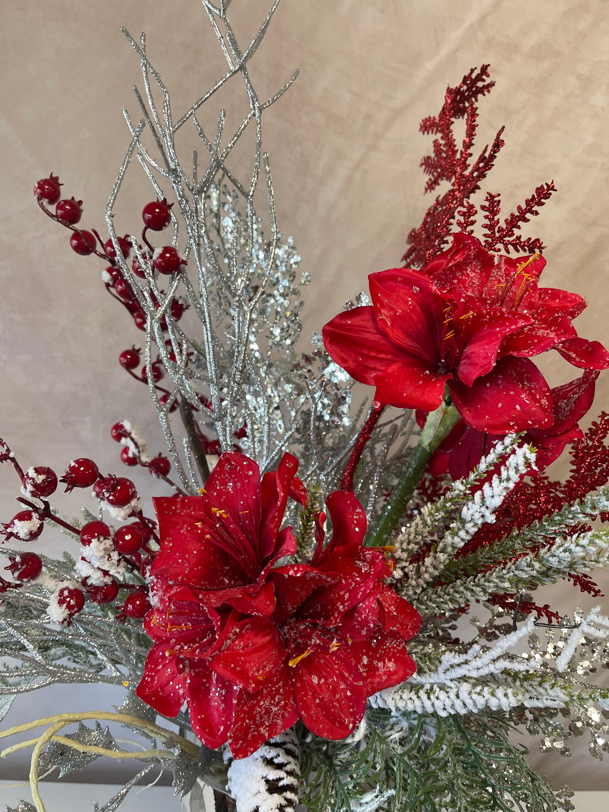 28" Amaryllis Glitter Drop-In