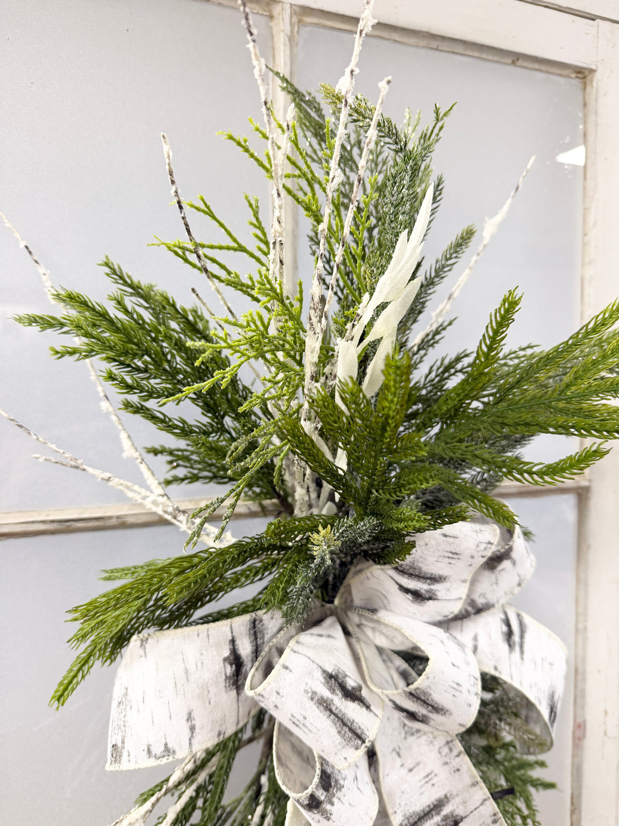 27" Winter Cuddles Teardrop Swag