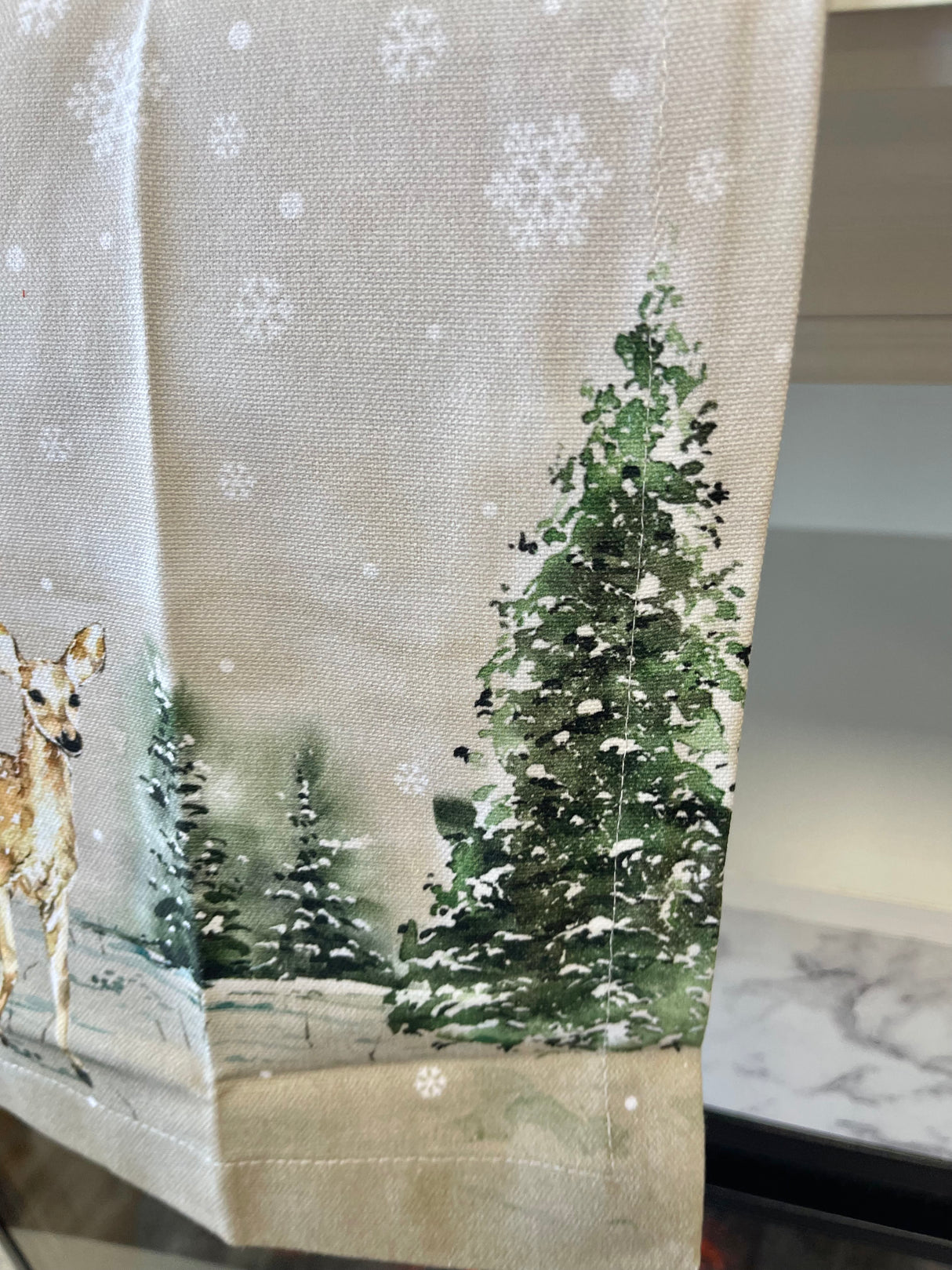 36" Deer In The Woods Table Runner