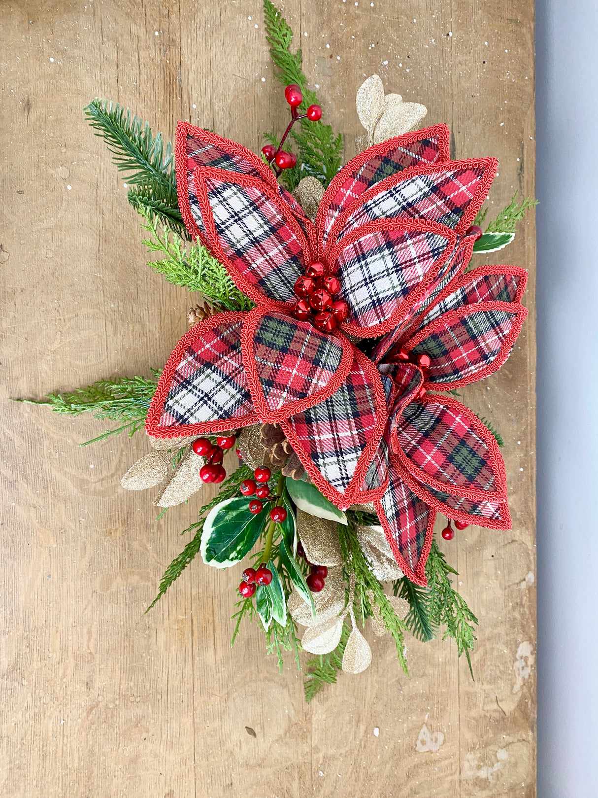 21" Pretty in Plaid Centerpiece