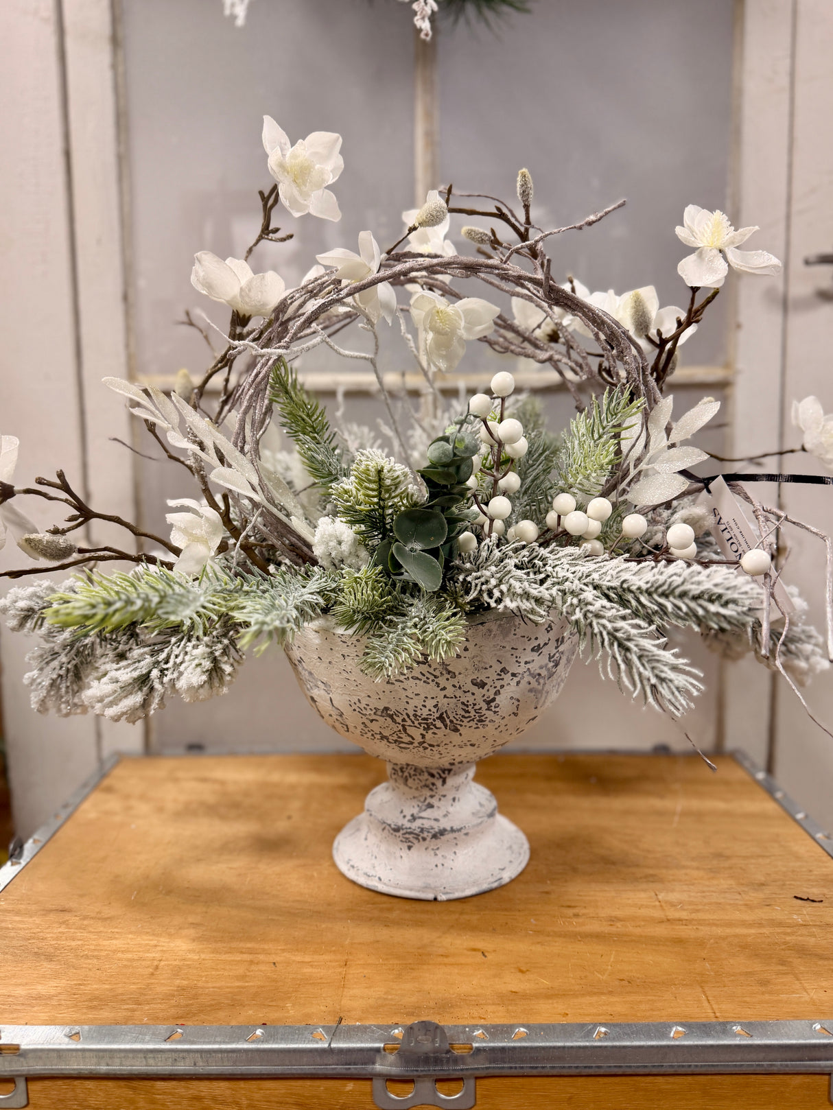 20" Eskimo Kisses Centerpiece