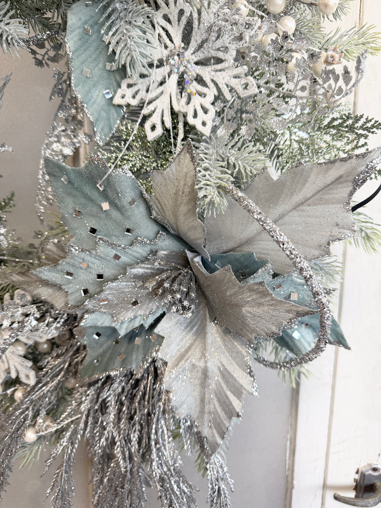 25" Frosted Elegance Wreath