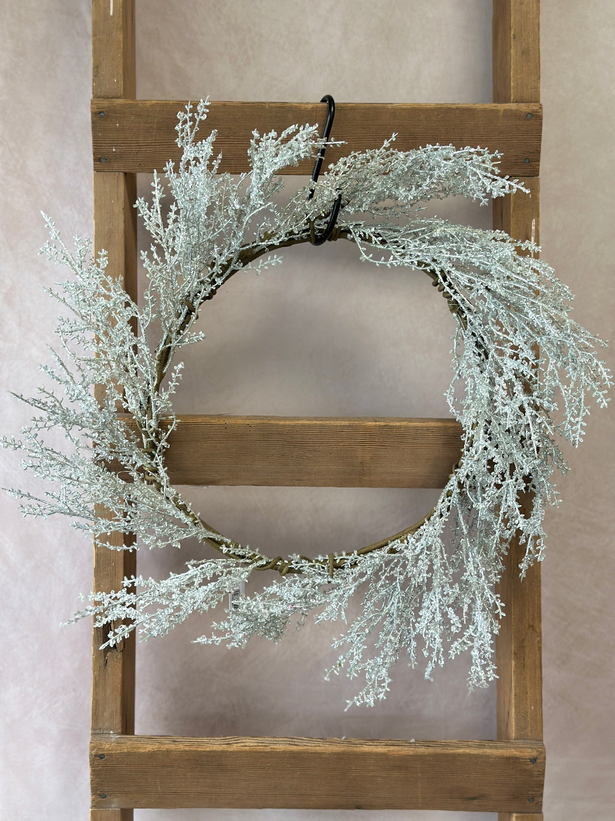 24" Christmas Concert Iced Wreath