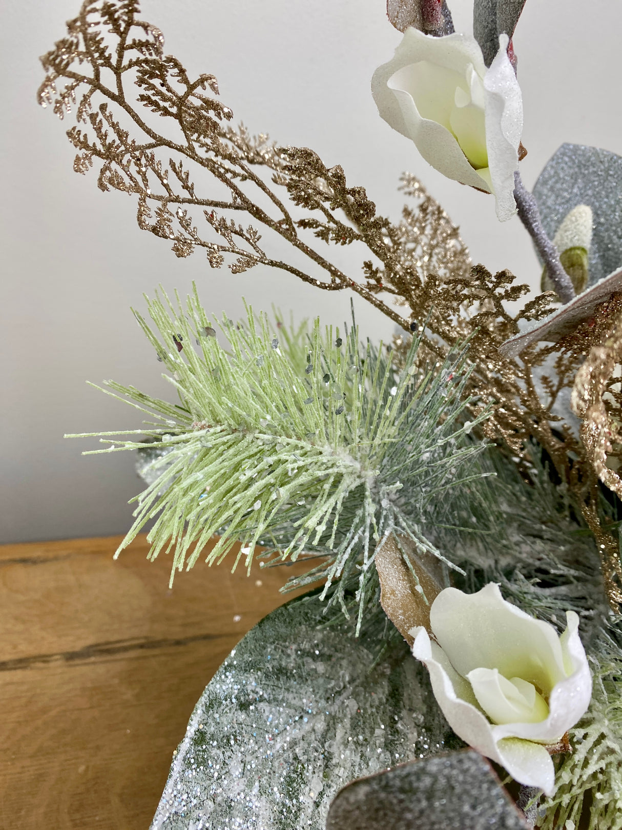 21" Winter Calmness Centerpiece