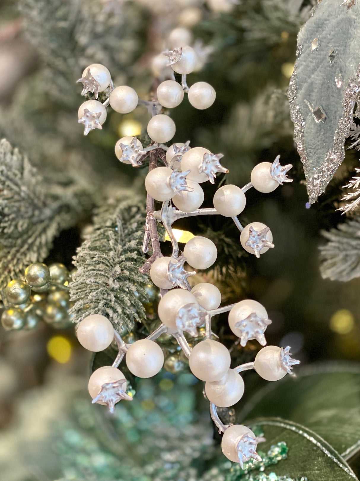 Pearl White Berry Spray