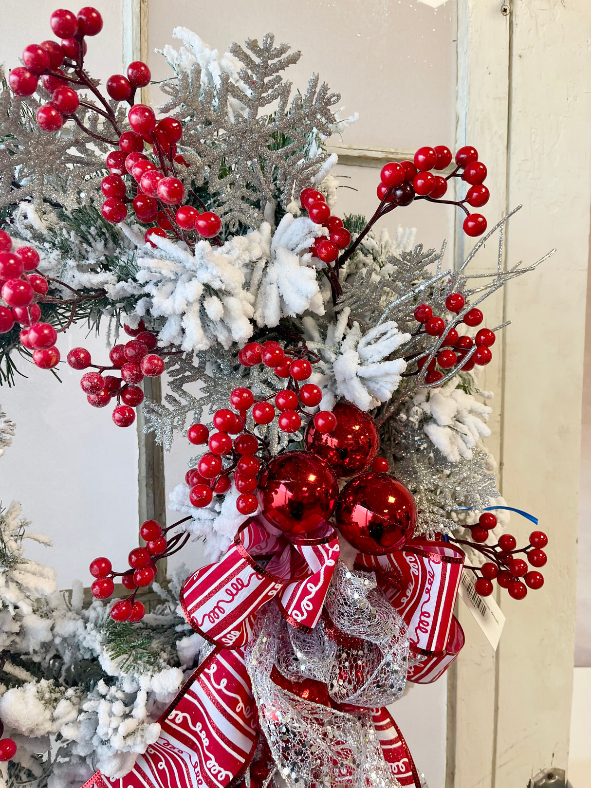 30" Snowy Christmas Wreath