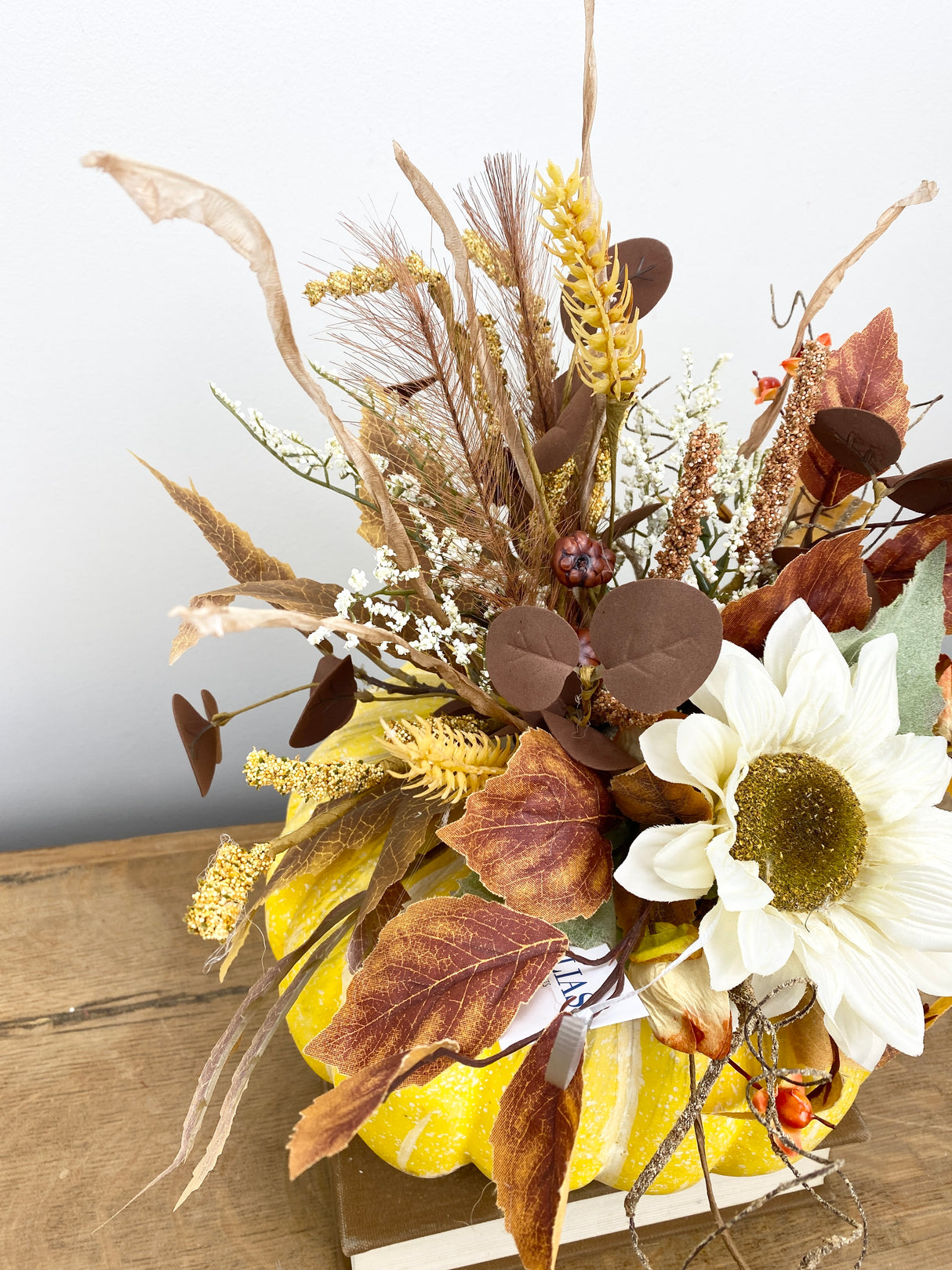 17" Prize Pumpkin Centerpiece