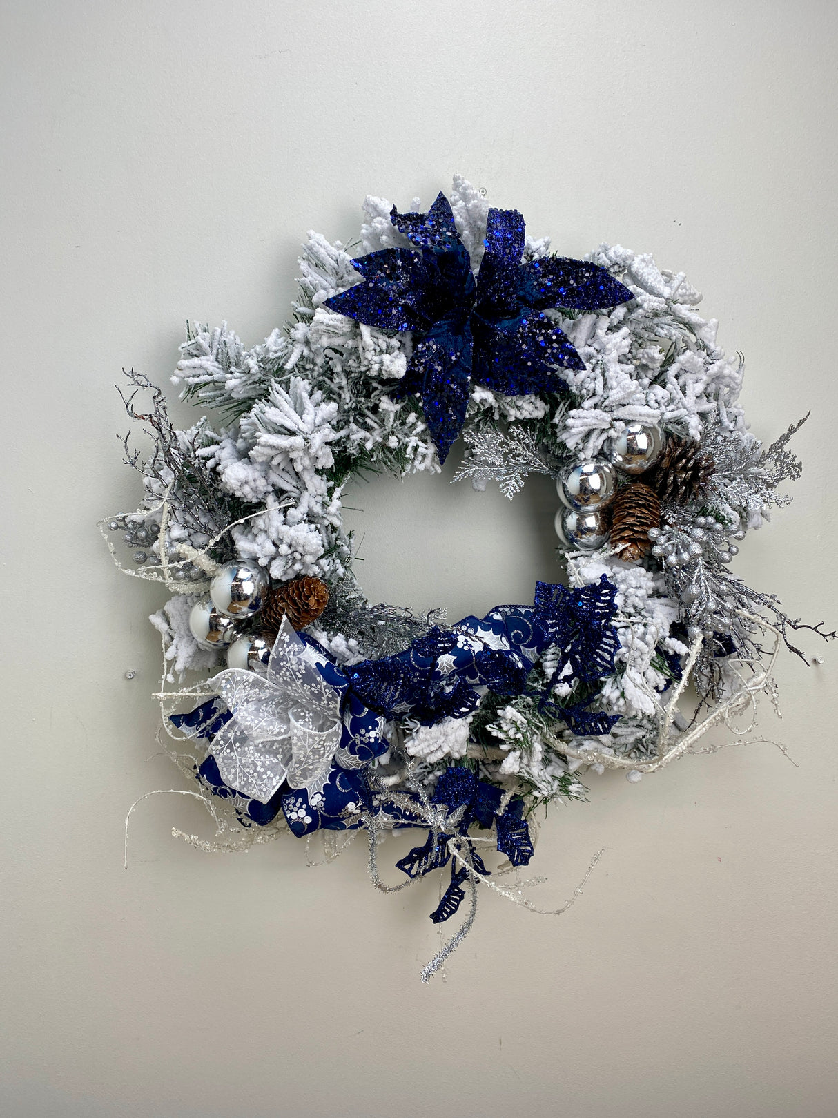 23" Heavenly Snow Wreath