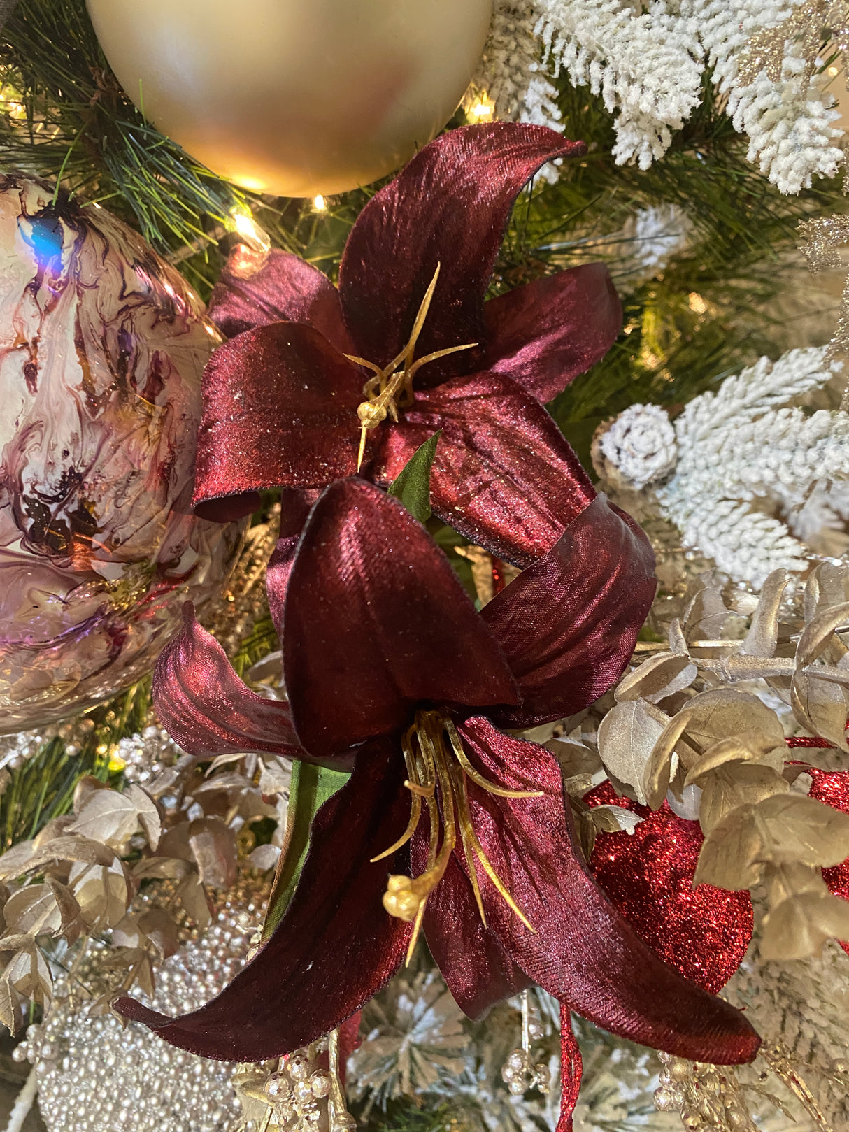 Glamour Velvet Lily Spray