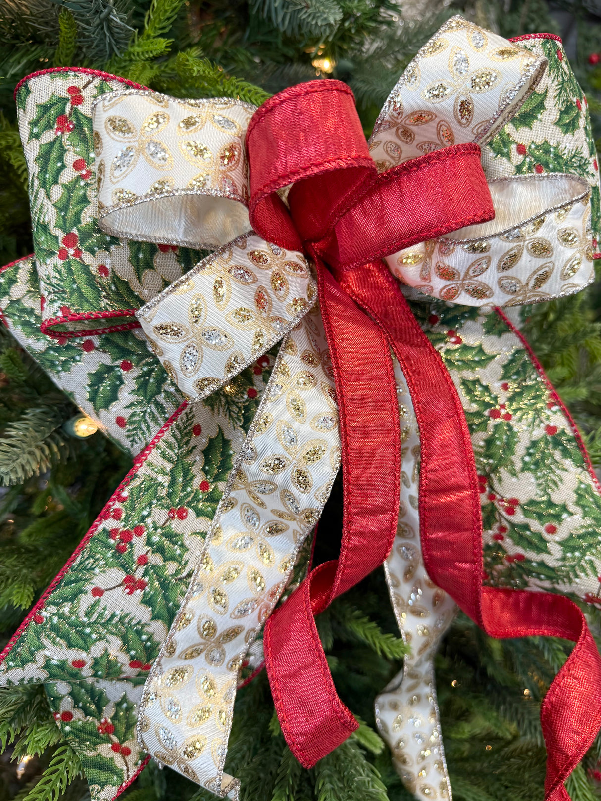 14" Holly Days Bow