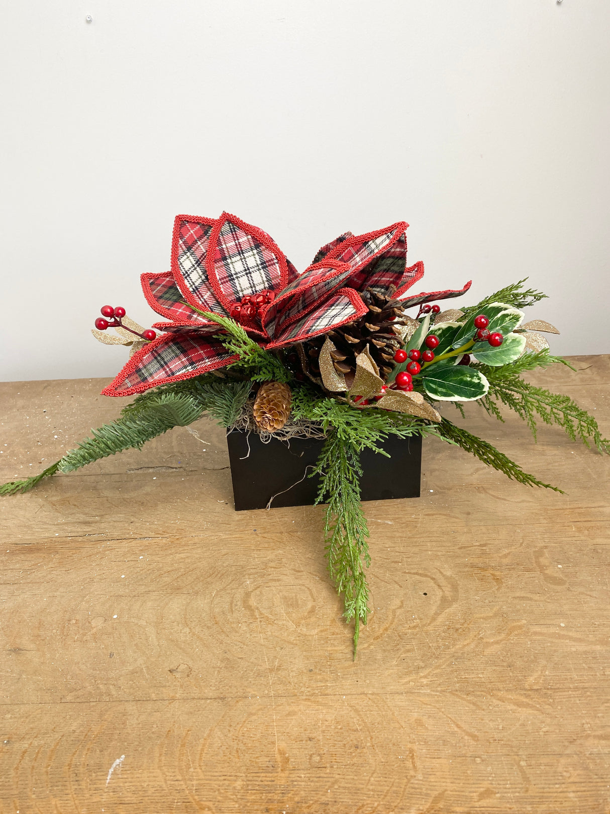 21" Pretty in Plaid Centerpiece