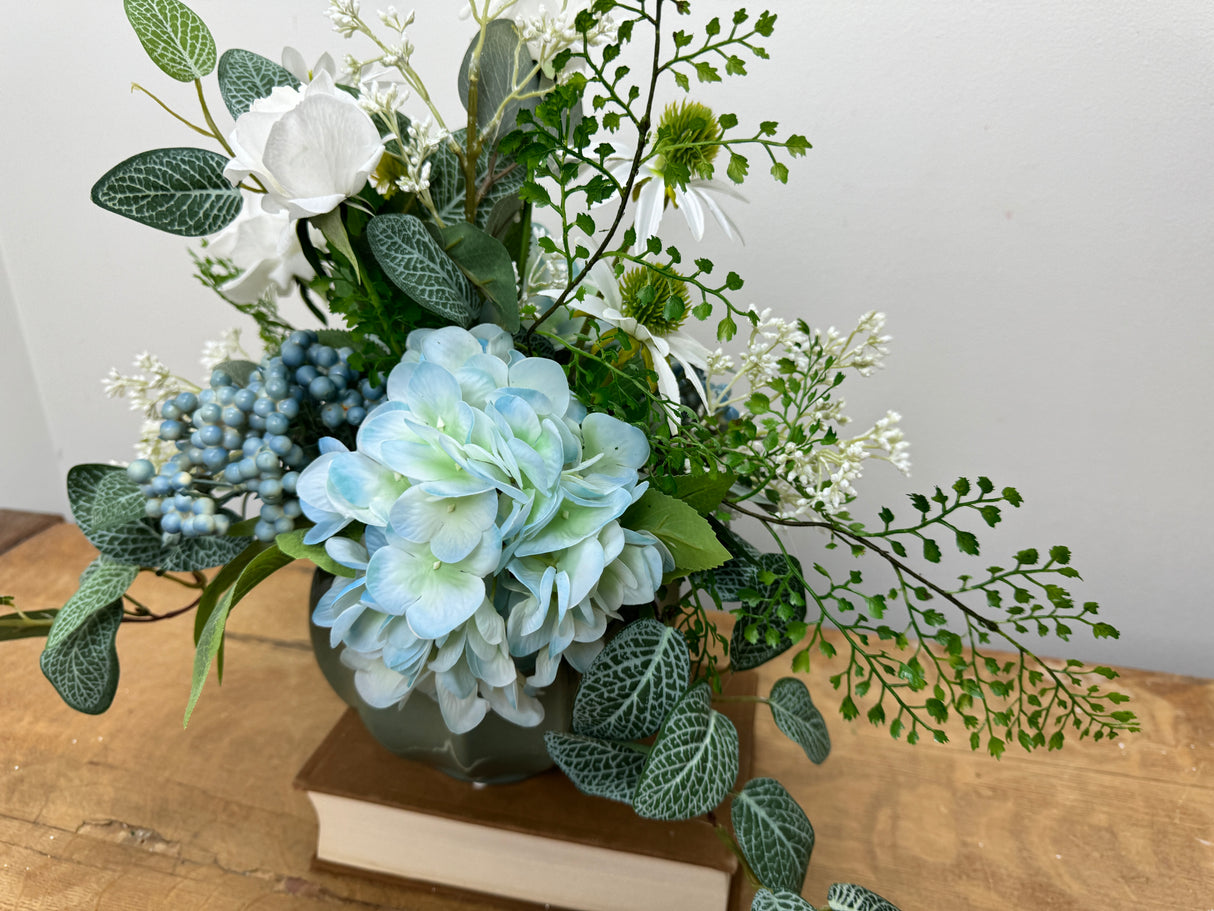 20" Blue Bayou Centerpiece