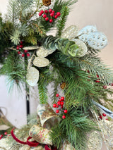 27" Majestic Charm Wreath