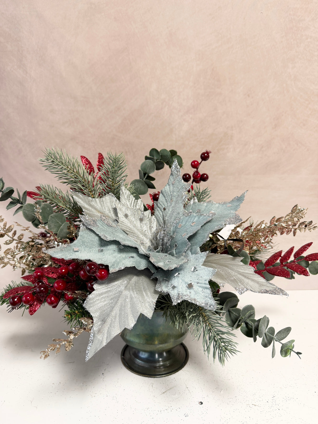 21" Turning Heads Centerpiece