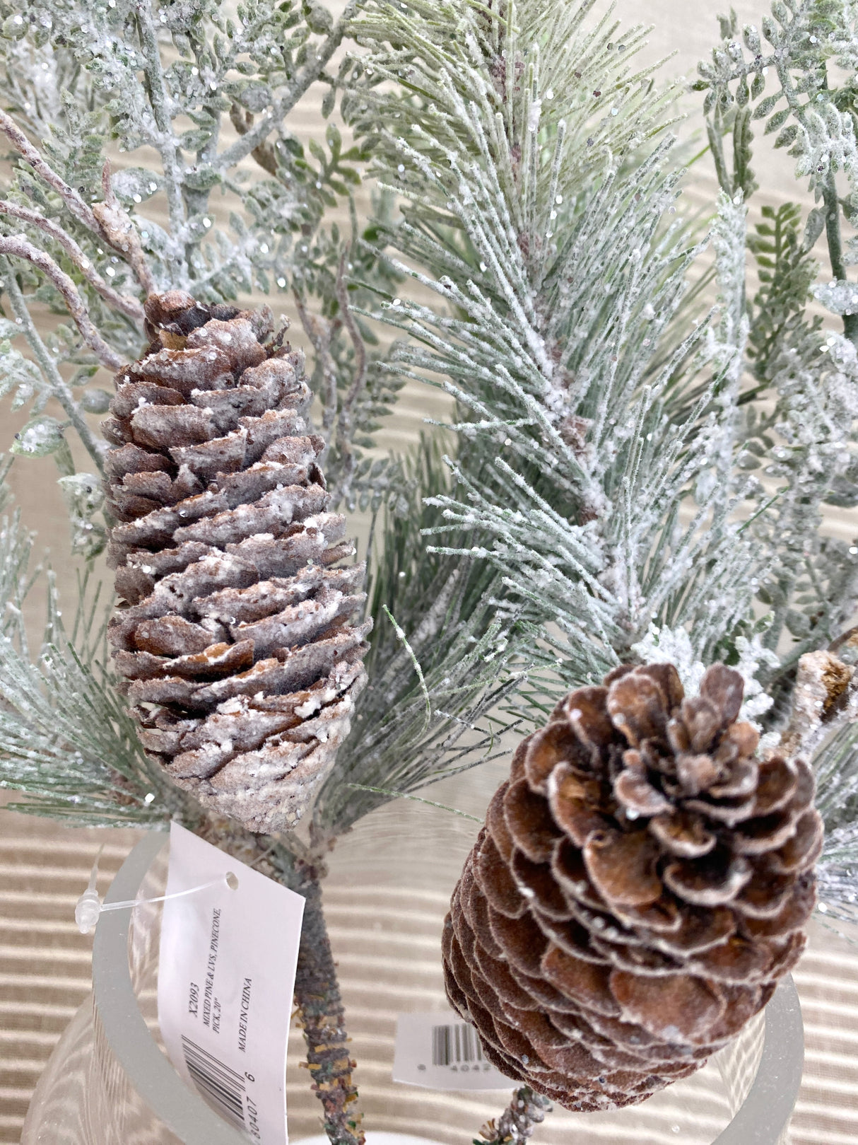 Snowflake Pinecone Pick