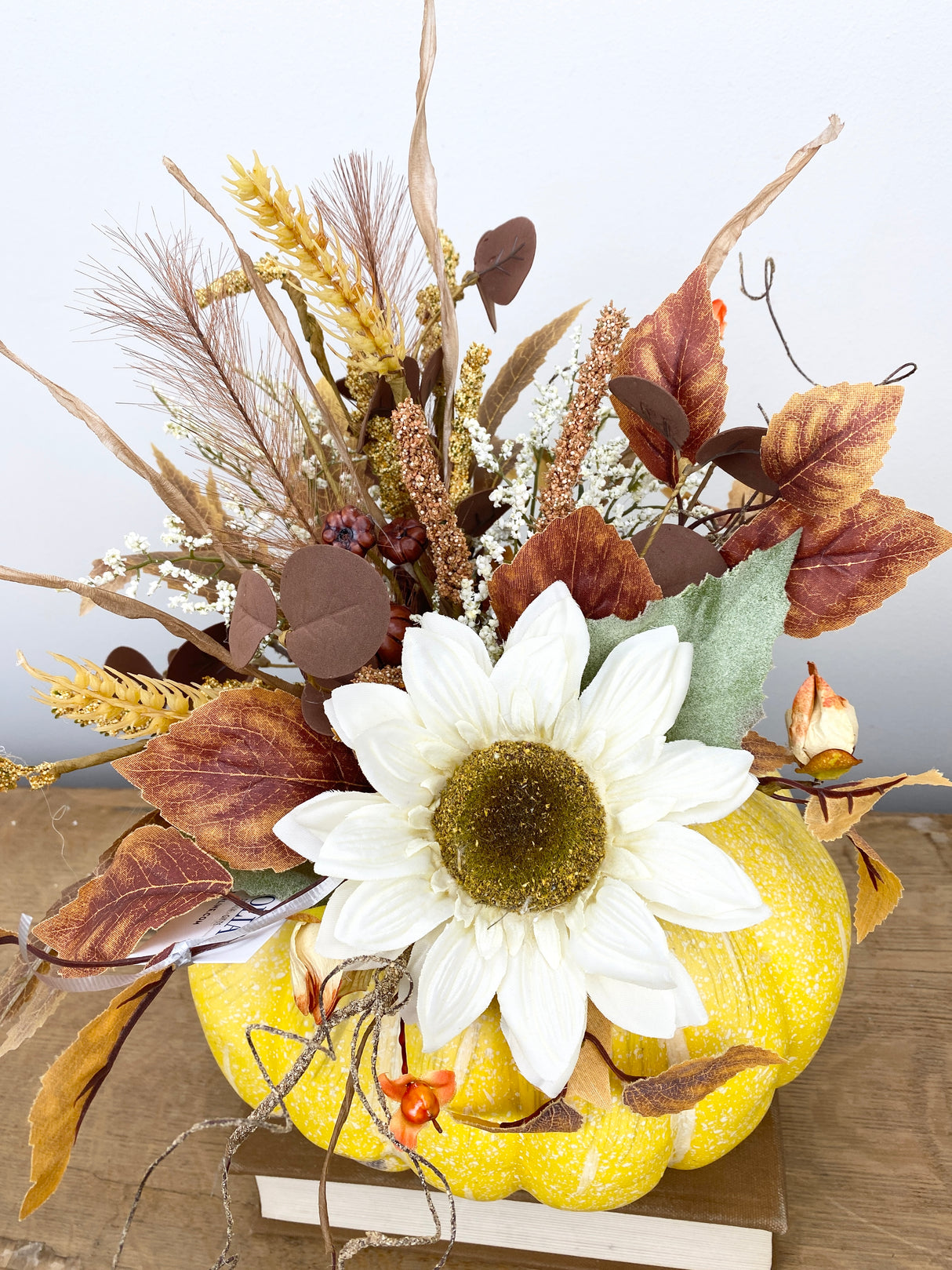 17" Prize Pumpkin Centerpiece