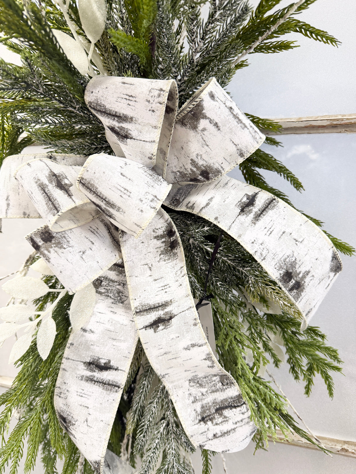 27" Winter Cuddles Teardrop Swag