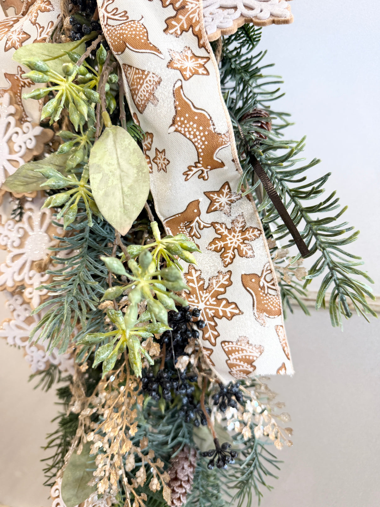 29" Christmas Cheer Swag