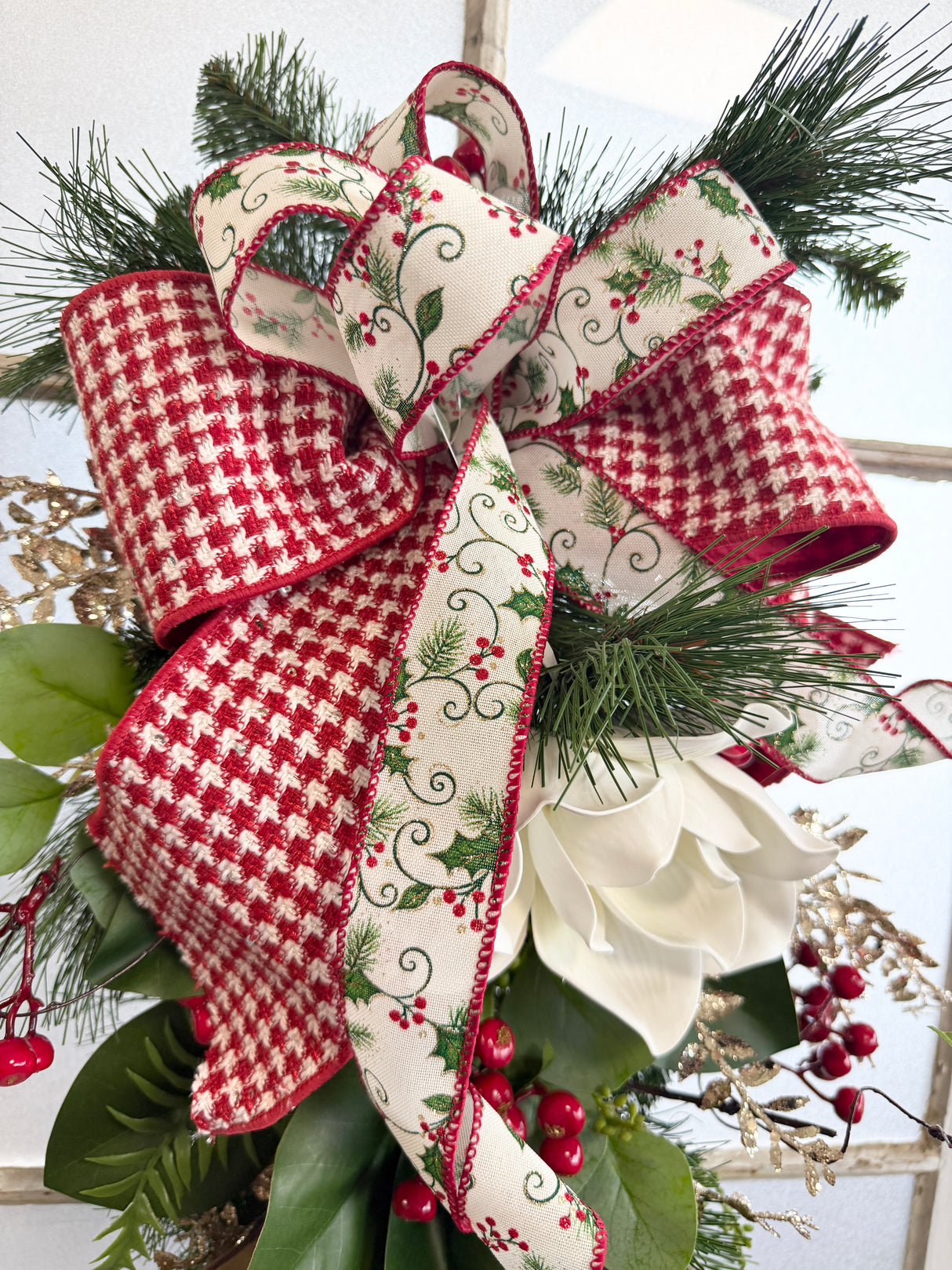 34" Magnolia Christmas Grace Teardrop Swag