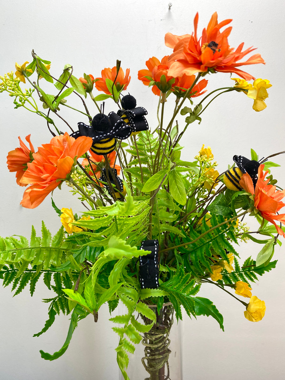 28" Bee-utiful Cosmos Drop-in
