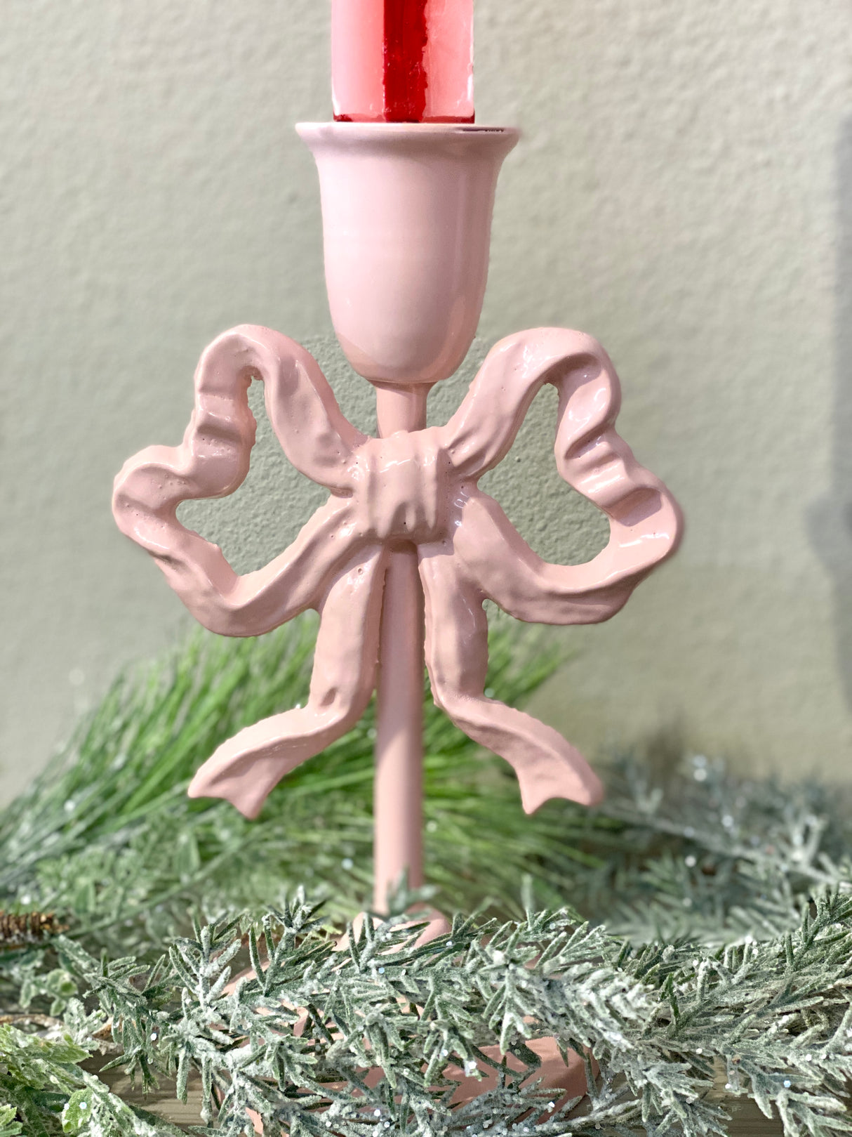 Cast Iron Bow Taper Holder -2 Colors