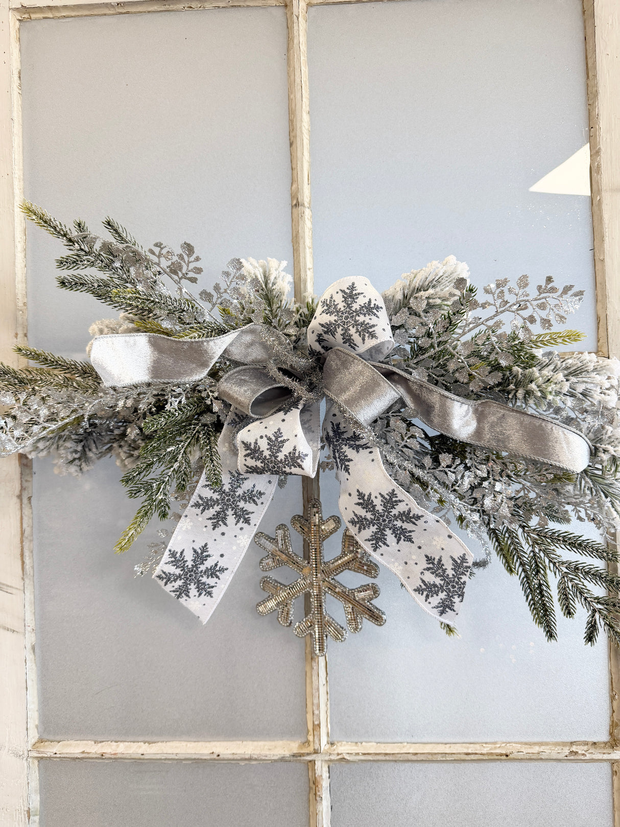 Shimmering Silver Snowflake Swag Kit