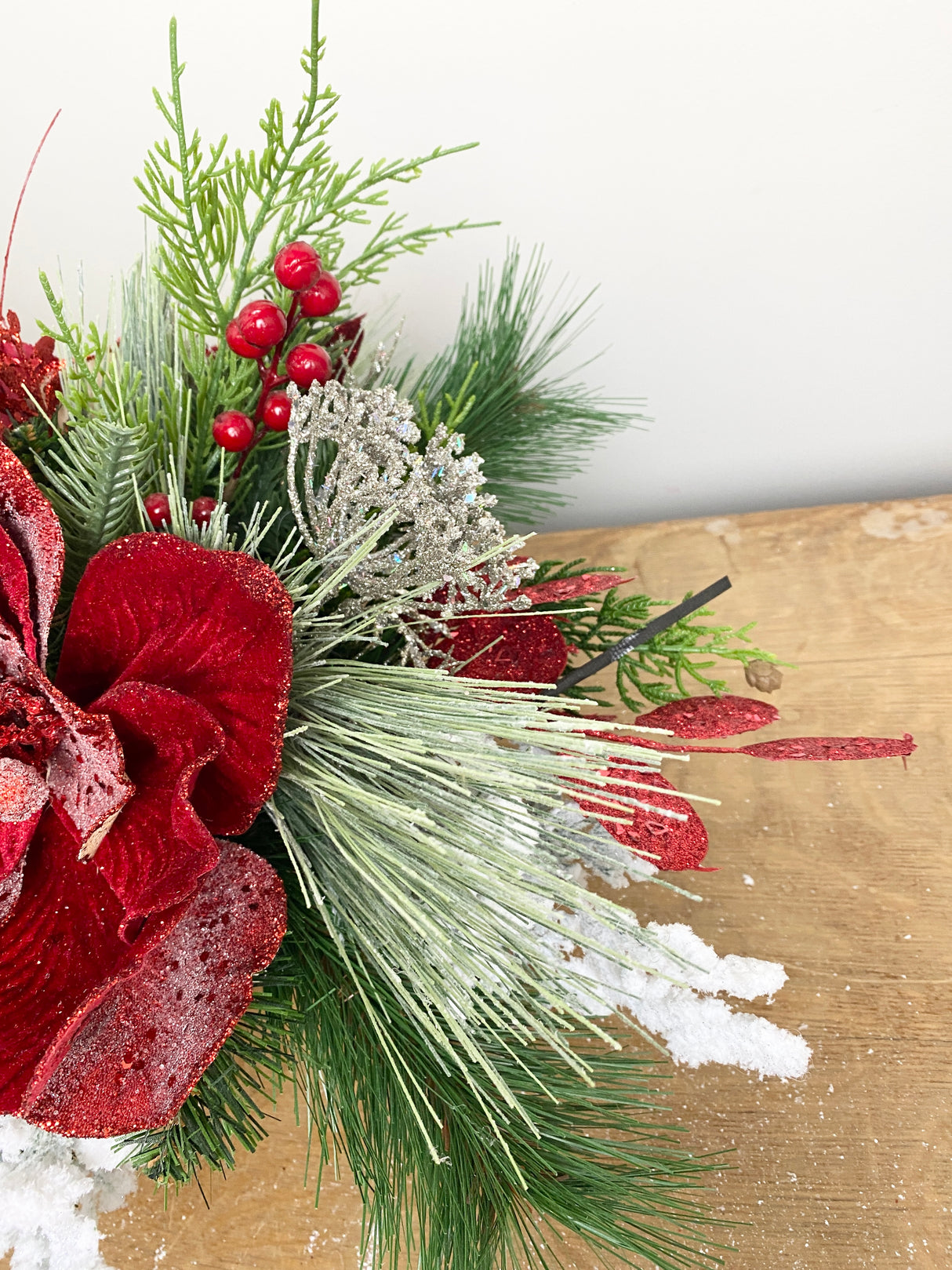 23" Red Velvet Sparkle Centerpiece