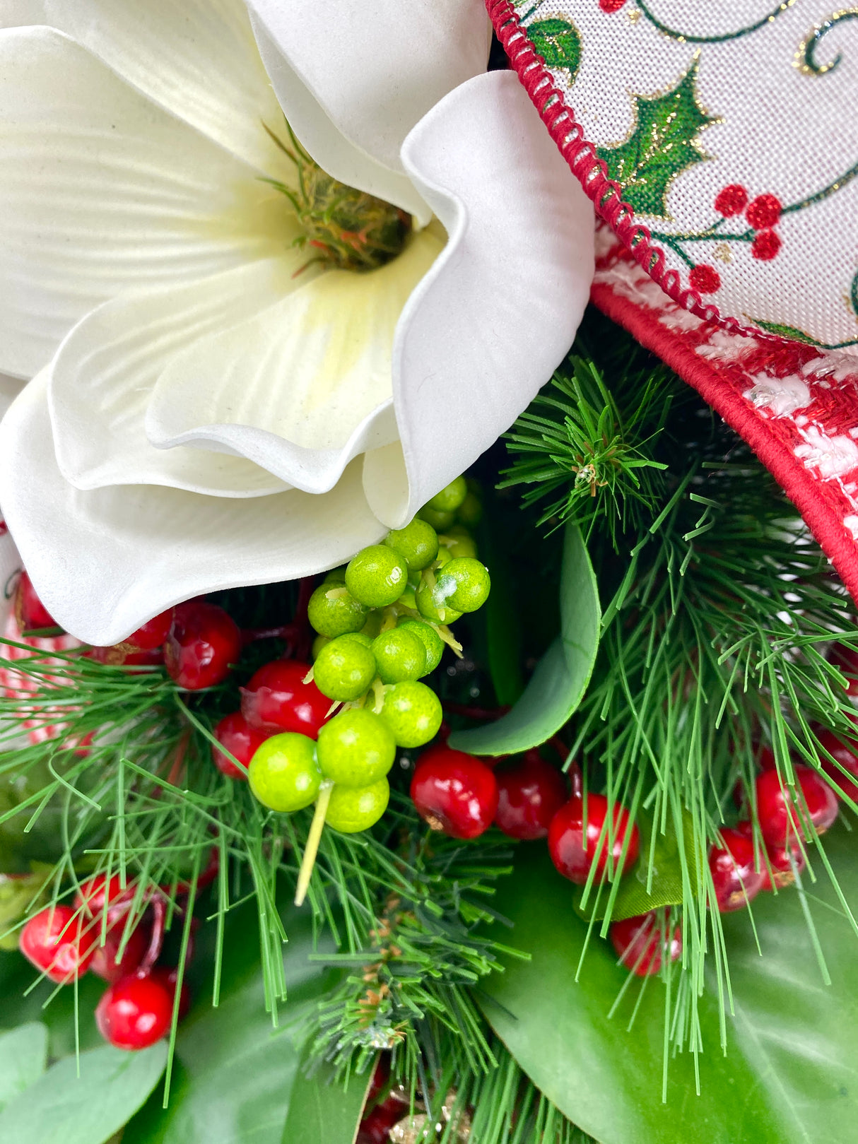 34" Magnolia Christmas Grace Teardrop Swag