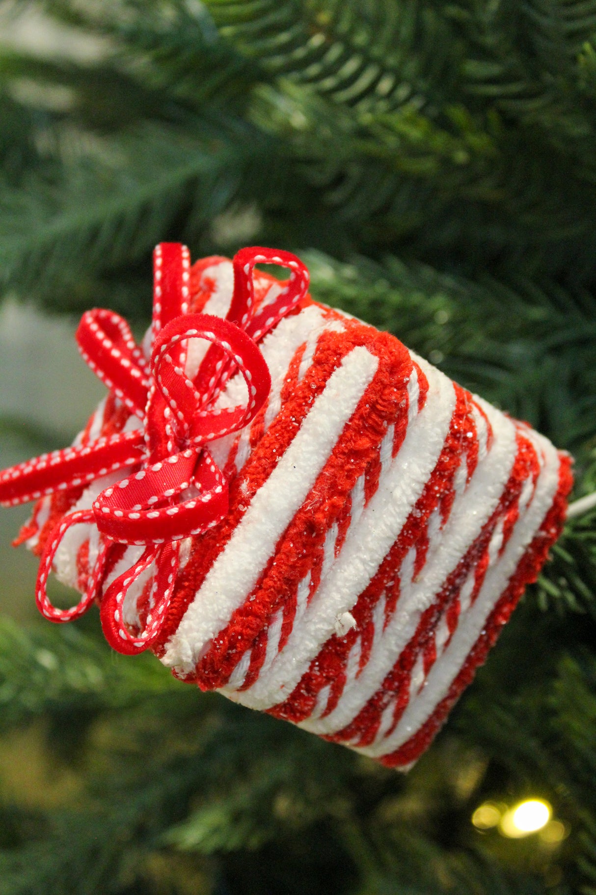 Peppermint Ribbon Package Spray