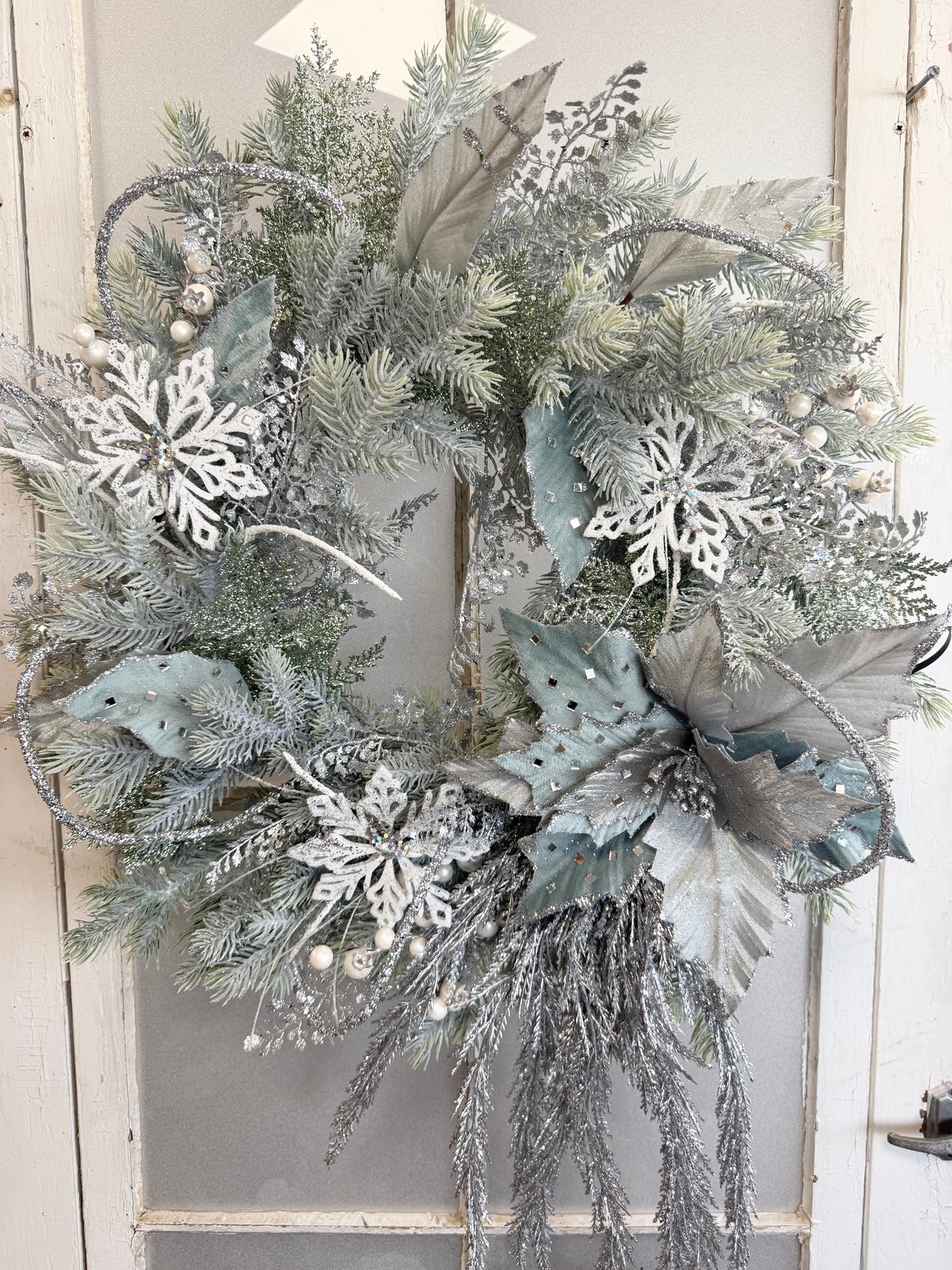 25" Frosted Elegance Wreath