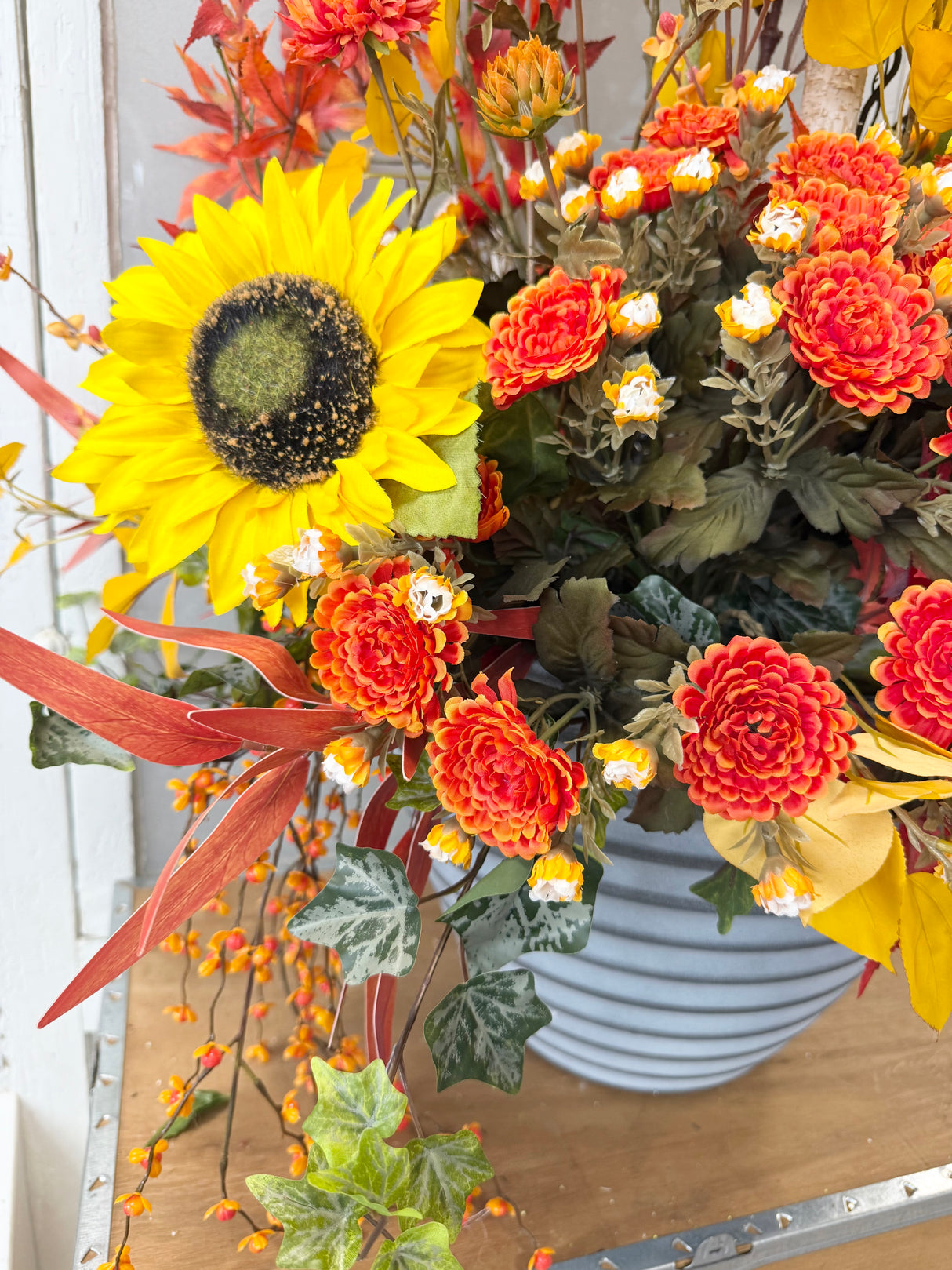 41" Autumn In New York Porch Pot